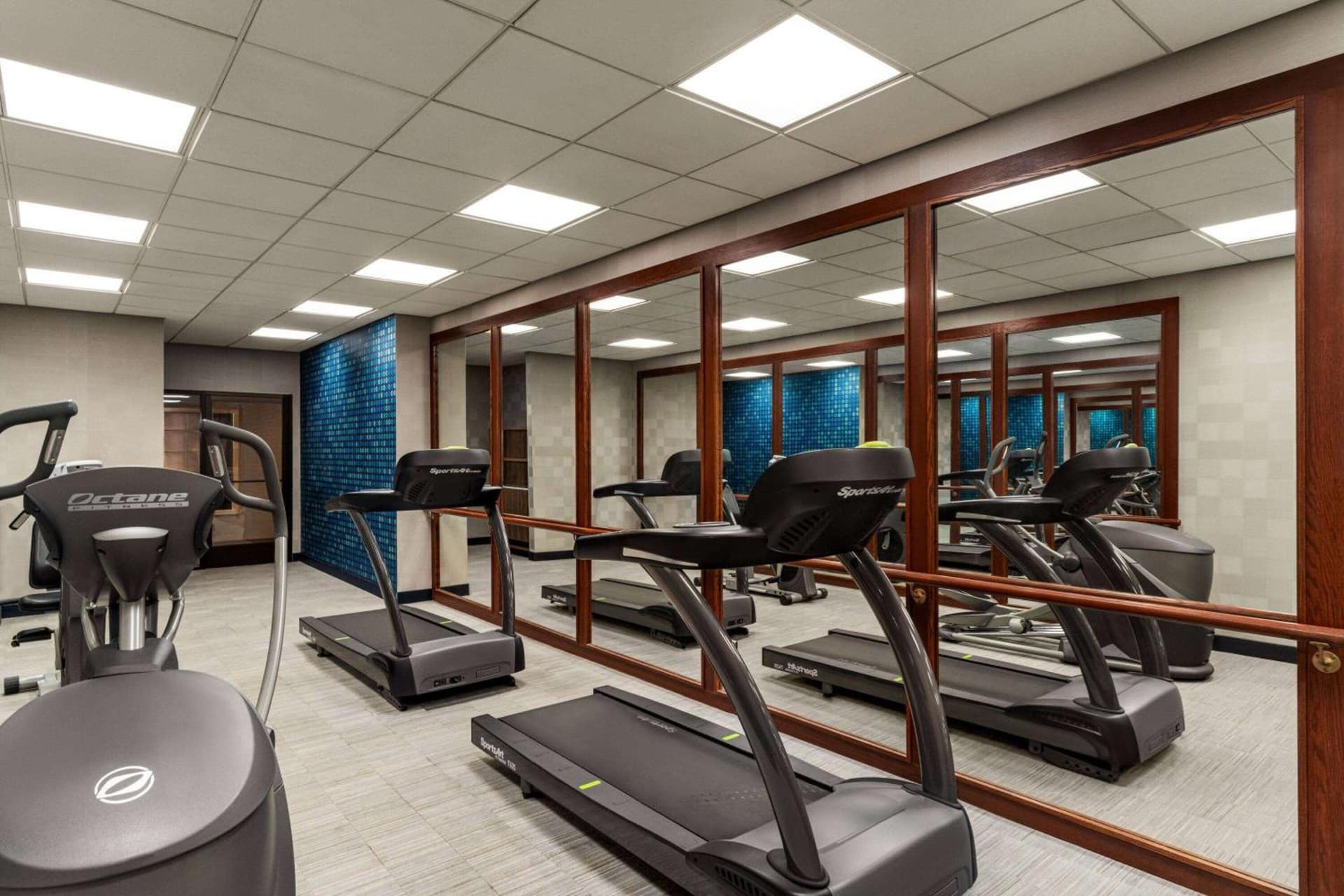 La Quinta by Wyndham Madison American Center gallery photo in Madison, WI — image 25