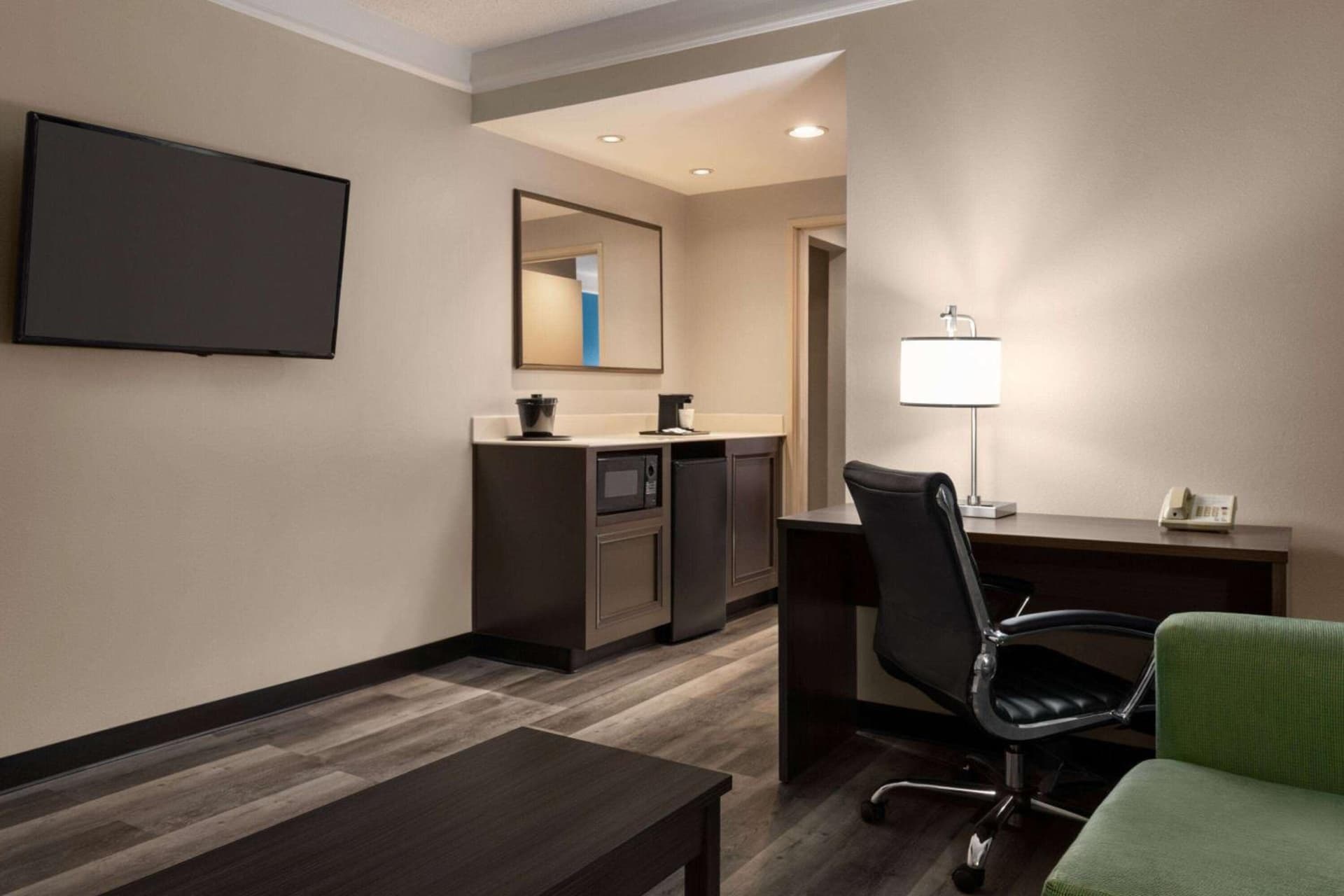 La Quinta by Wyndham Madison American Center gallery photo in Madison, WI — image 28