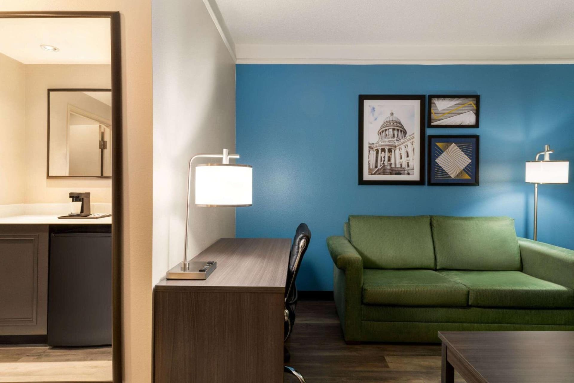 La Quinta by Wyndham Madison American Center gallery photo in Madison, WI — image 36
