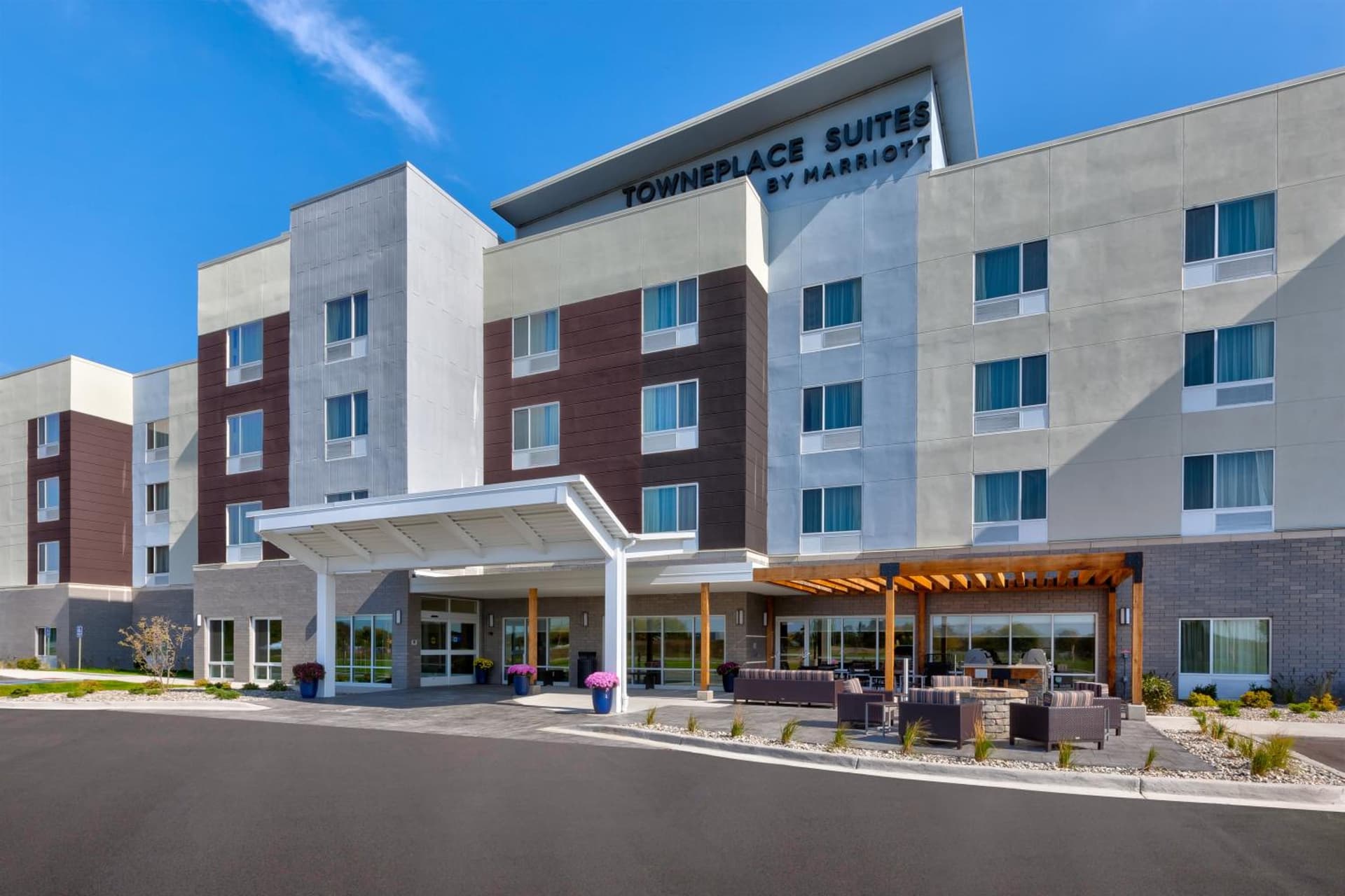 TownePlace Suites by Marriott Grand Rapids Airport Southeast interior in Grand Rapids, MI — gallery photo 2