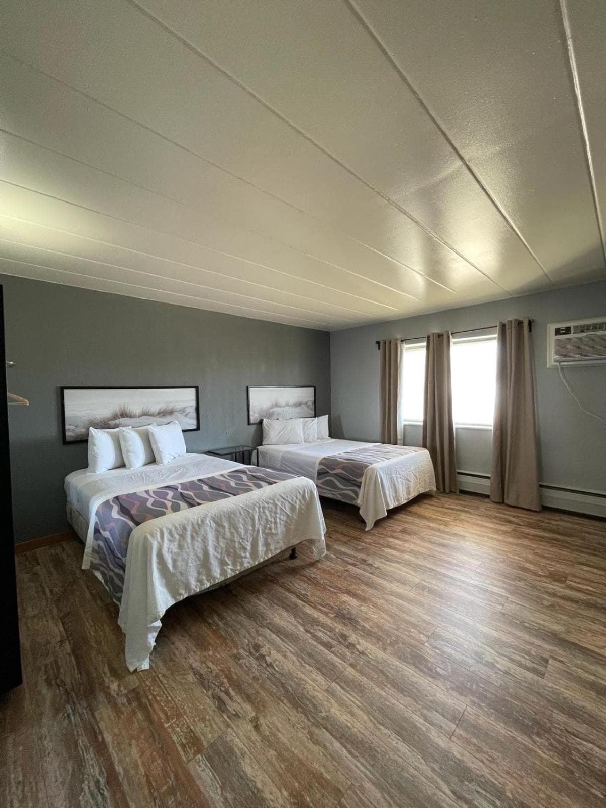 Valued Stay Aloha interior in Madison, WI — gallery photo 2