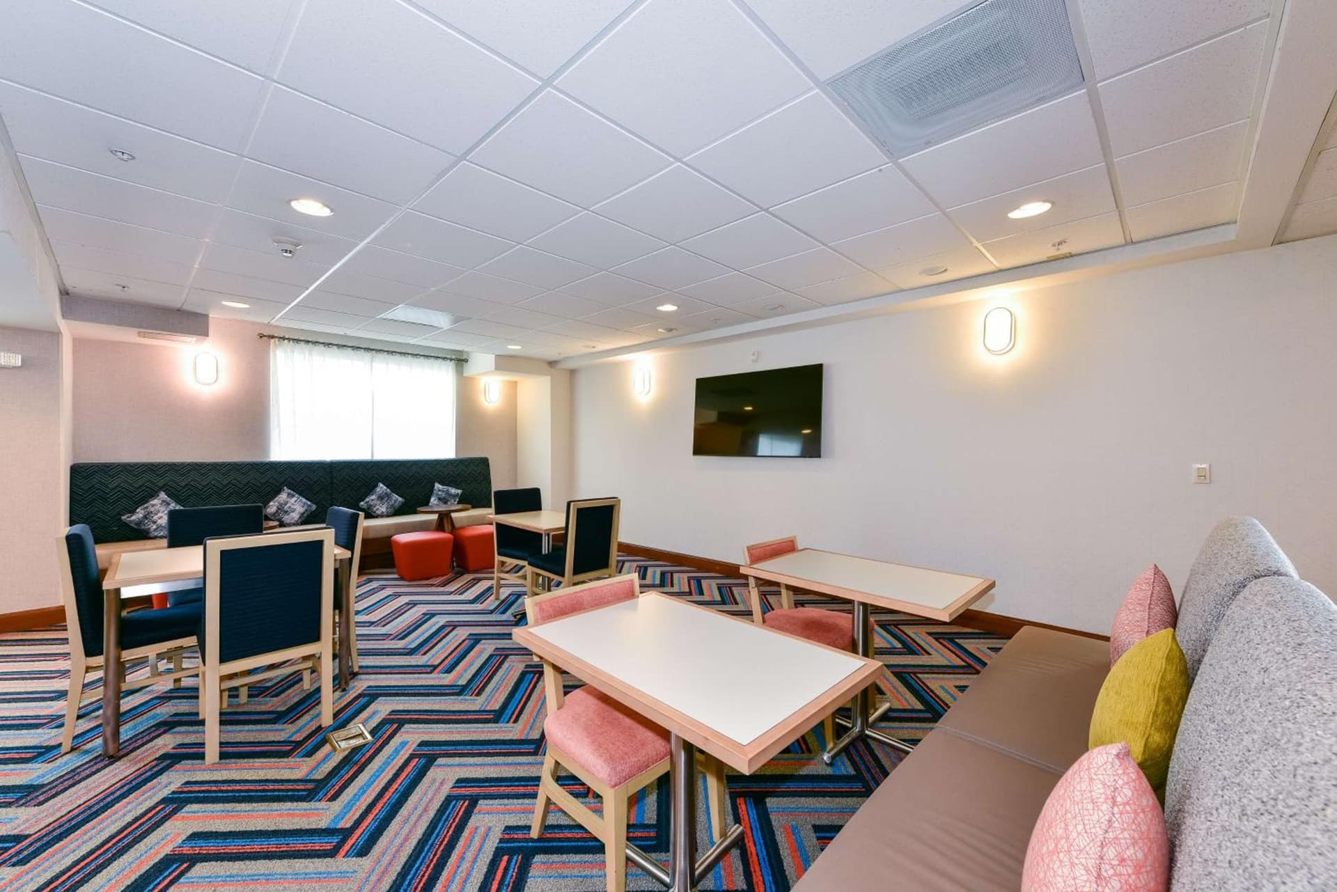 Hampton Inn & Suites Pittsburg gallery photo in Pittsburg, CA — image 43