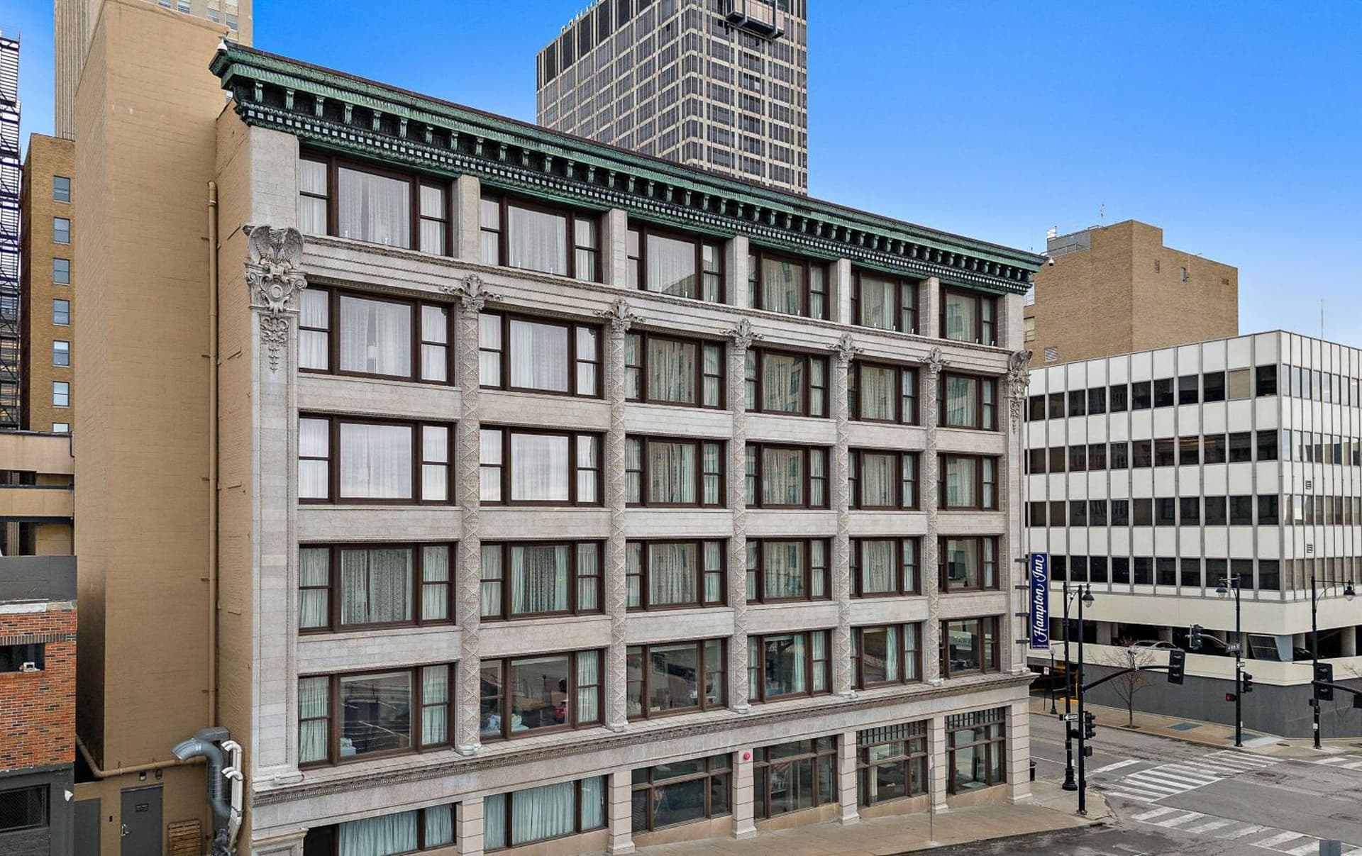 Hampton Inn Kansas City - Downtown Financial District property views in Kansas City, MO — gallery photo 3
