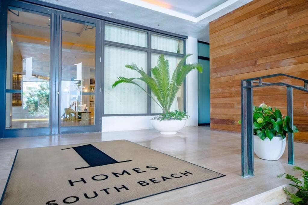 Oceanview 1 Hotel & Homes 1 Bedroom 1 and Half Bathrooms Luxe Condo with Balcony interior in Miami Beach, FL — gallery photo 2