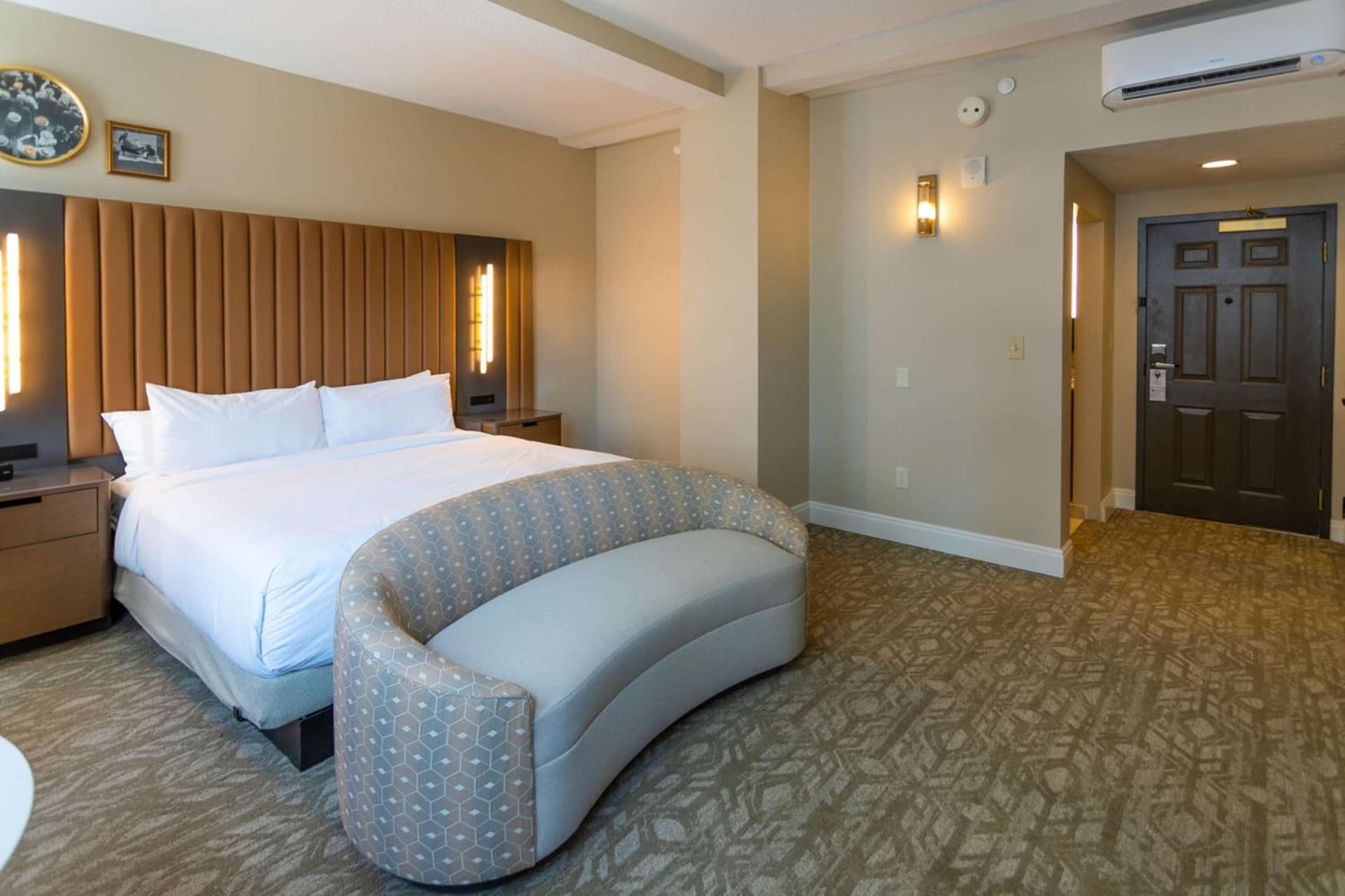 Hotel Flor Tampa Downtown, Tapestry Collection By Hilton gallery photo in Tampa, FL — image 16