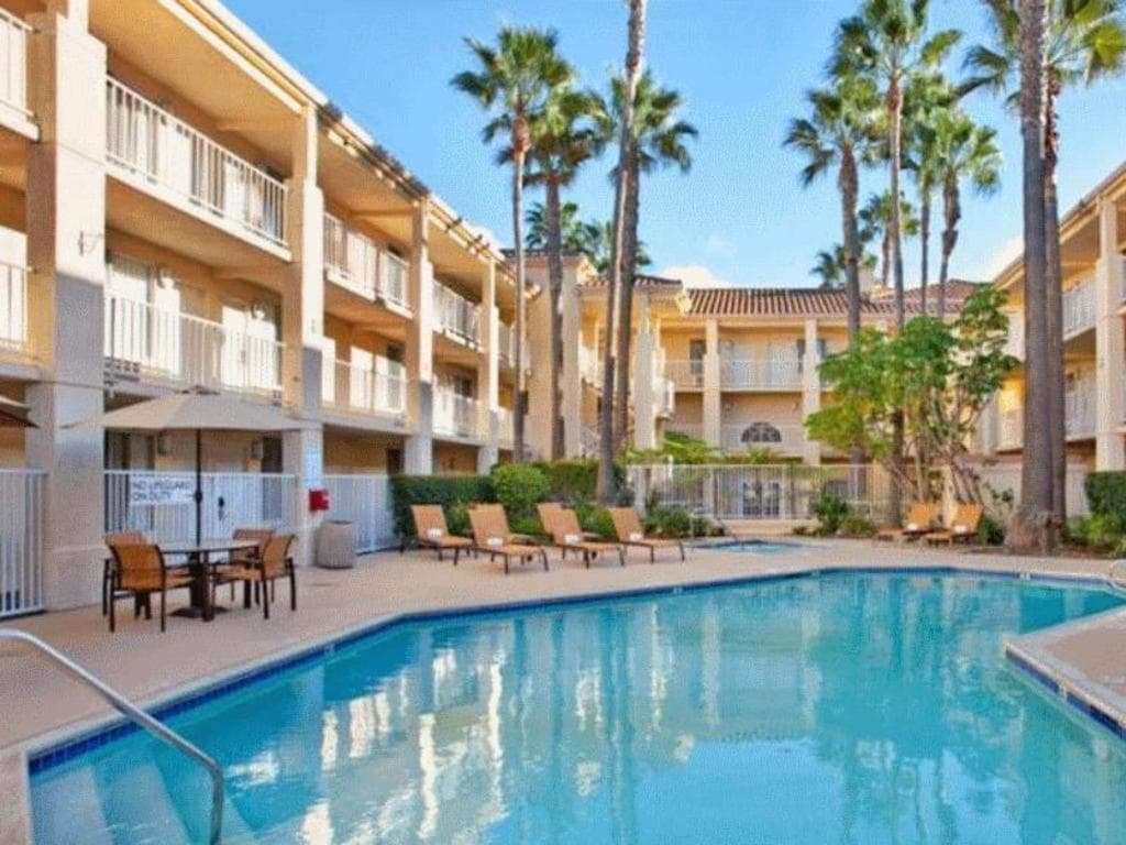 Hotel San Diego-Rancho Bernardo interior in San Diego, CA — gallery photo 2