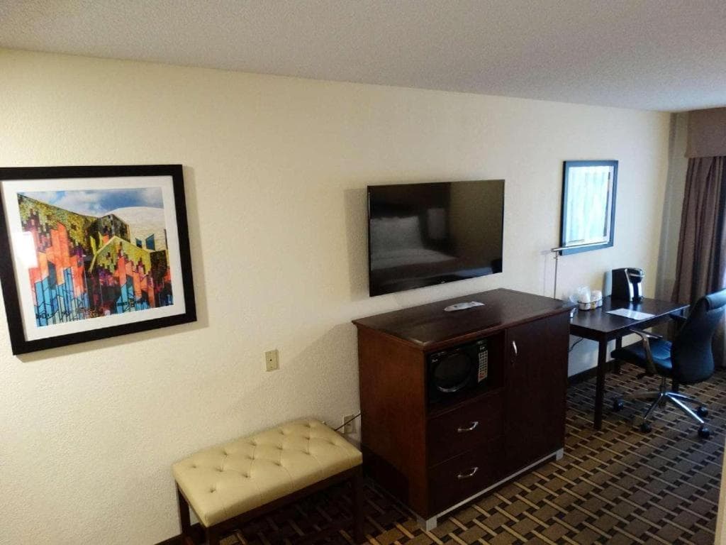 Overland Park Hotel gallery photo in Overland Park, KS — image 4