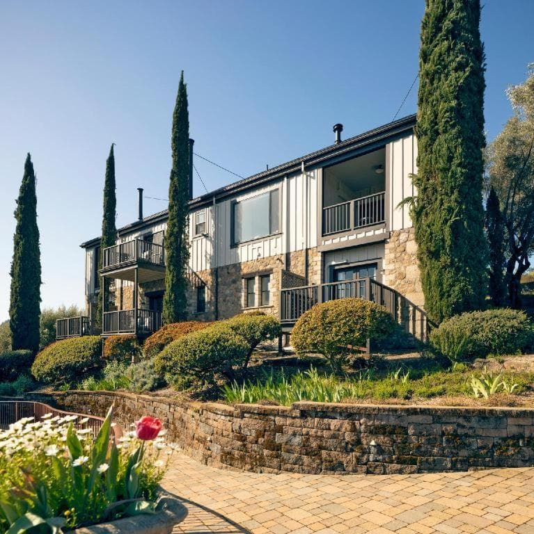 Wine Country Inn & Cottages Napa Valley featured exterior or lobby in Barro, CA — similar hotel