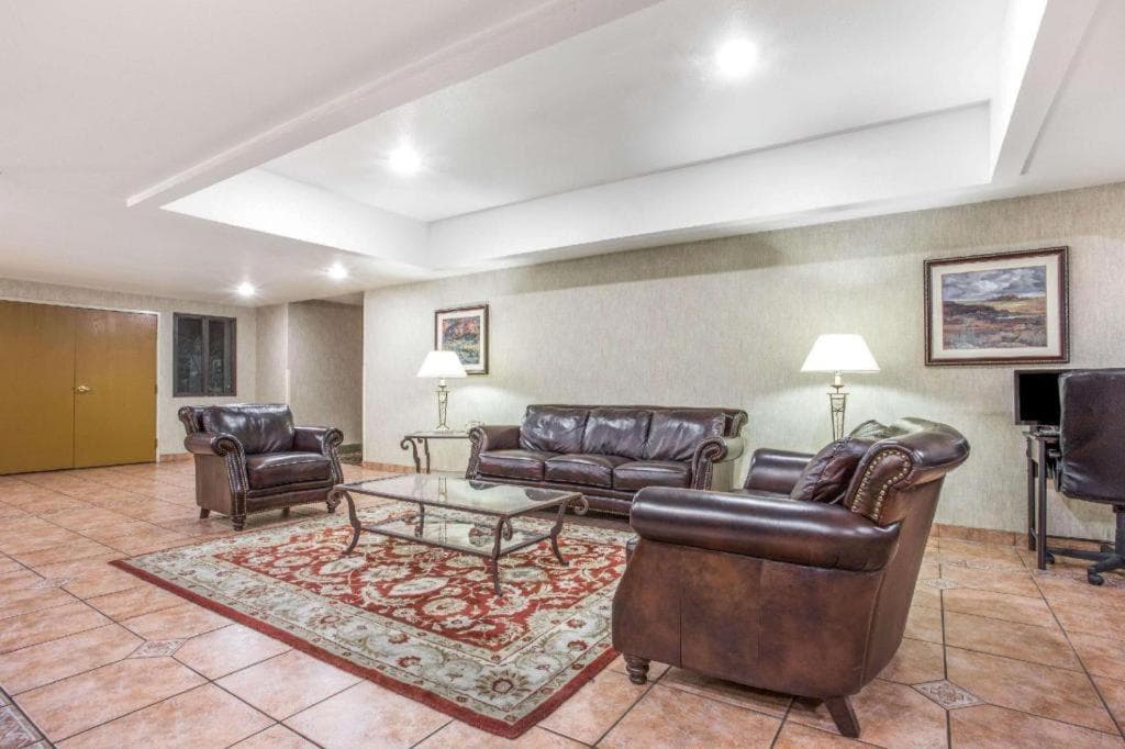 Hawthorn Suites by Wyndham Tempe/Mesa/Phoenix Area property views in Phoenix, AZ — gallery photo 3