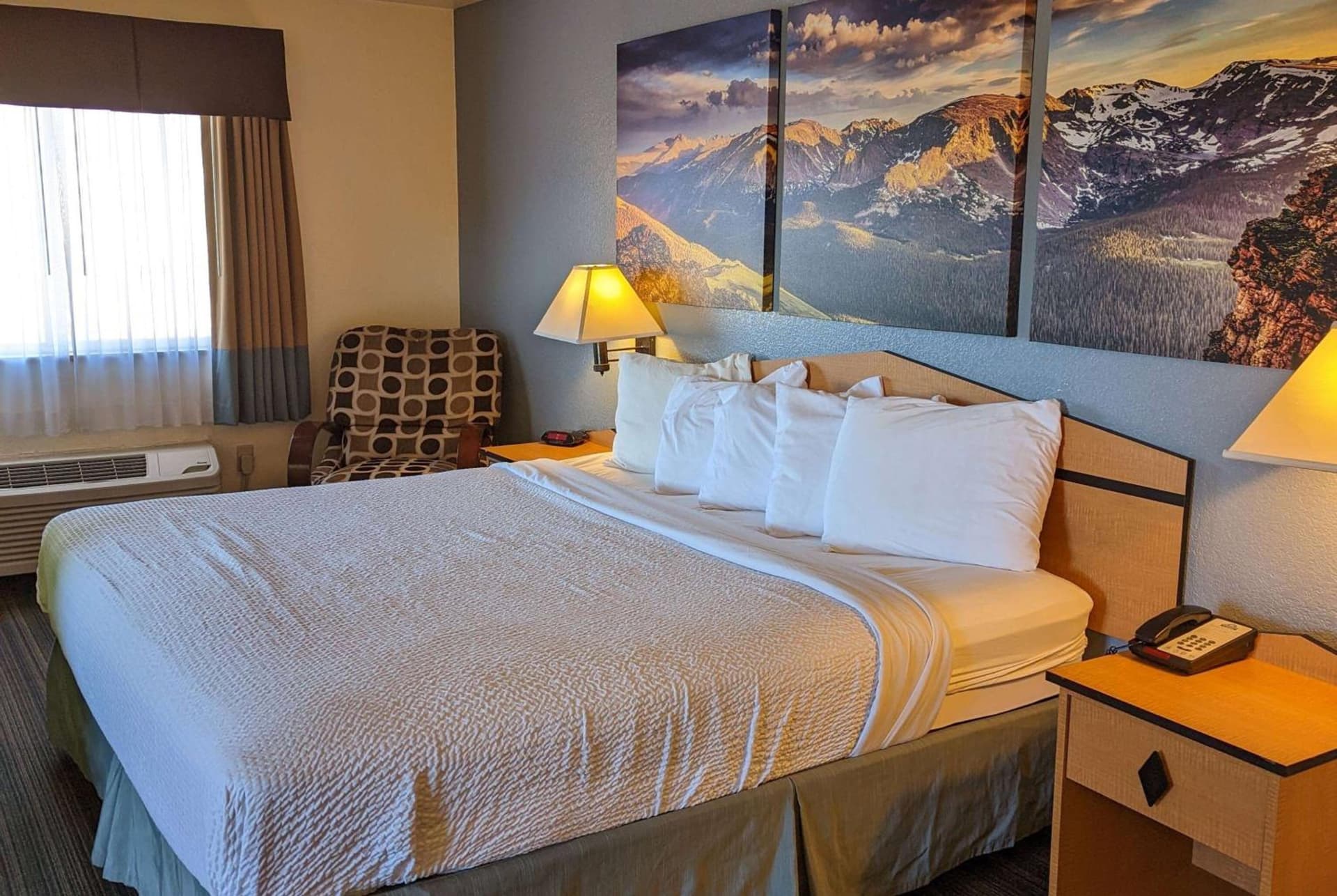 Days Inn & Suites by Wyndham Castle Rock gallery photo in Castle Rock, CO — image 4
