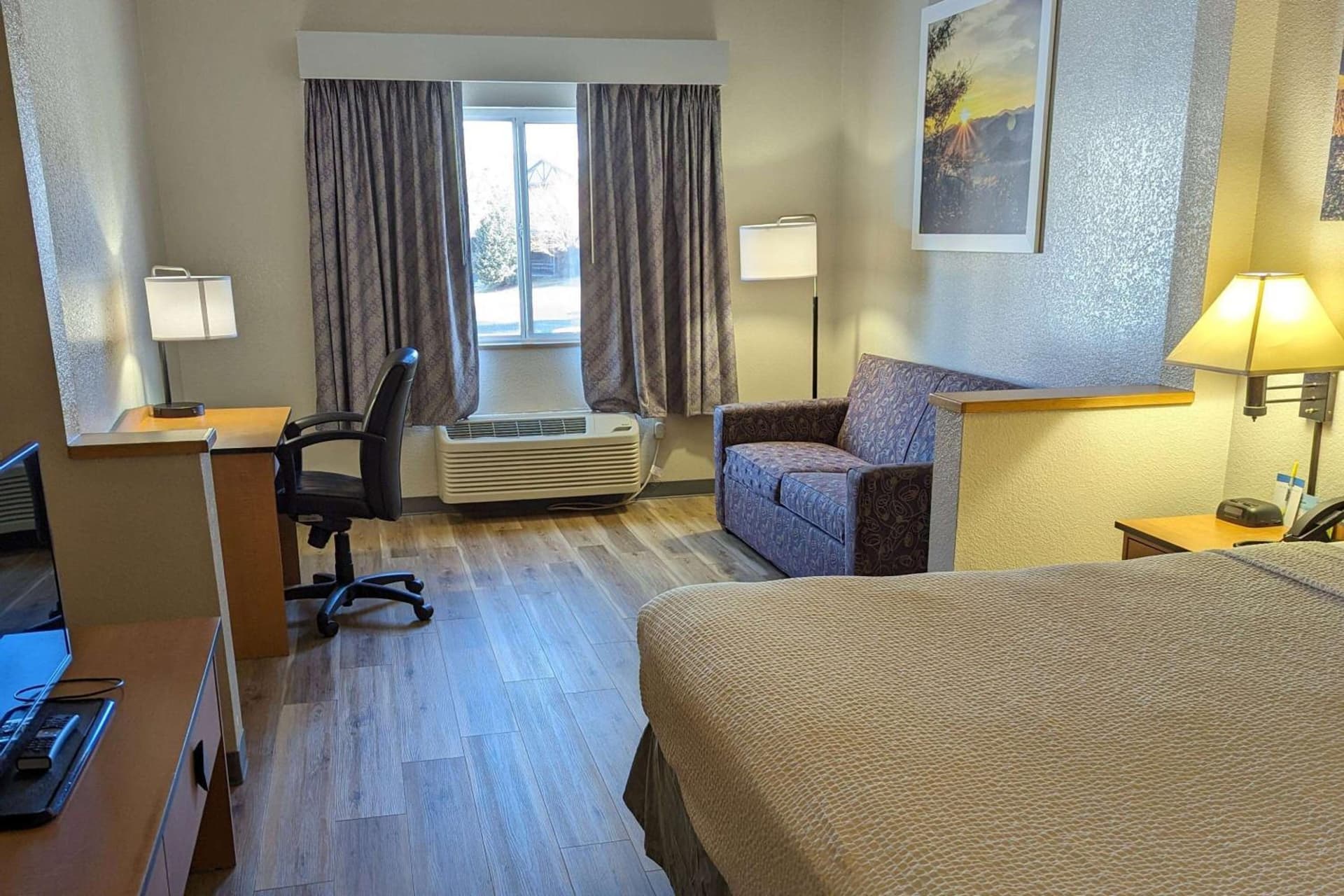 Days Inn & Suites by Wyndham Castle Rock gallery photo in Castle Rock, CO — image 25