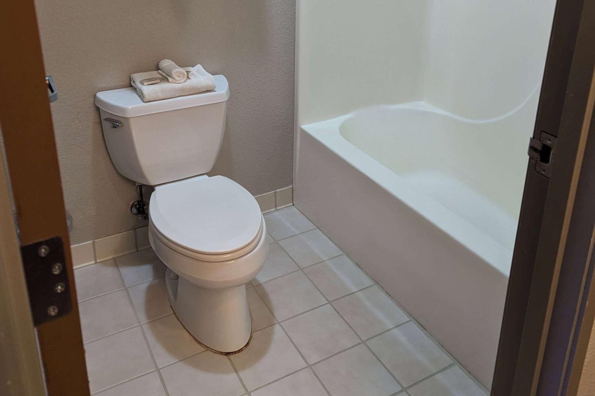 Days Inn & Suites by Wyndham Castle Rock gallery photo in Castle Rock, CO — image 30