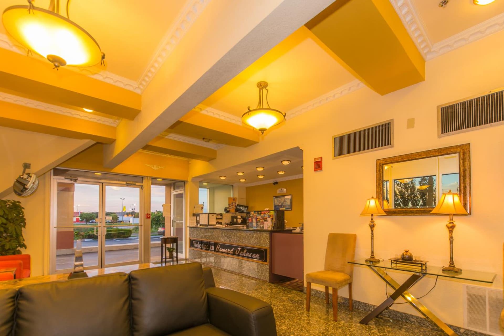 Howard Johnson by Wyndham Oklahoma City OKC Airport, Fairgrounds, I40 gallery photo in Oklahoma City, OK — image 12