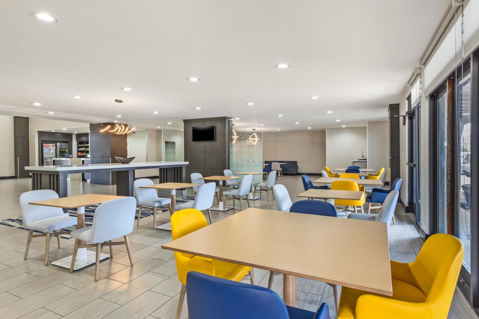 Comfort Inn & Suites Irving Las Colinas DFW gallery photo in Irving, TX — image 13