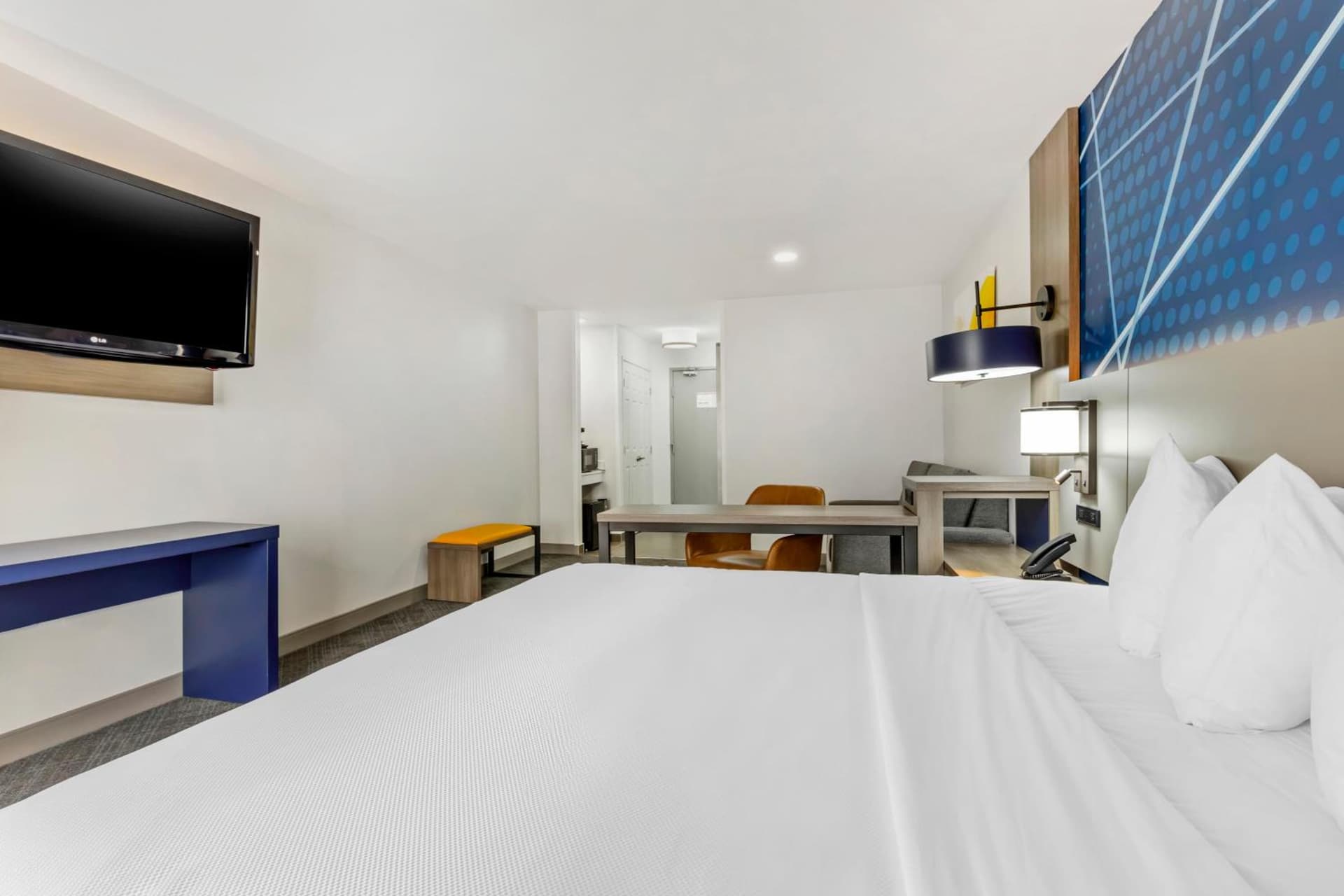 Comfort Inn & Suites Irving Las Colinas DFW gallery photo in Irving, TX — image 22