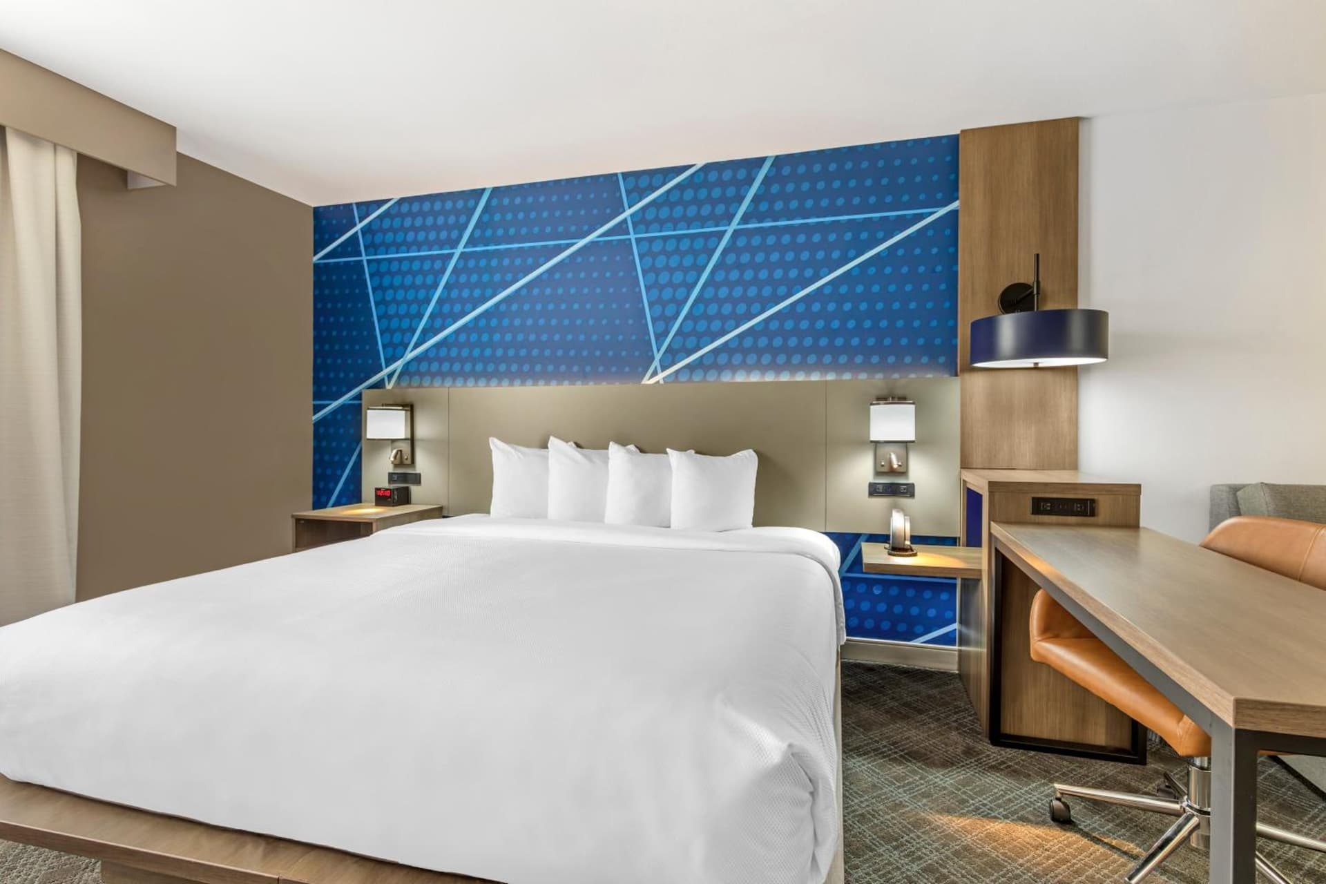 Comfort Inn & Suites Irving Las Colinas DFW gallery photo in Irving, TX — image 17