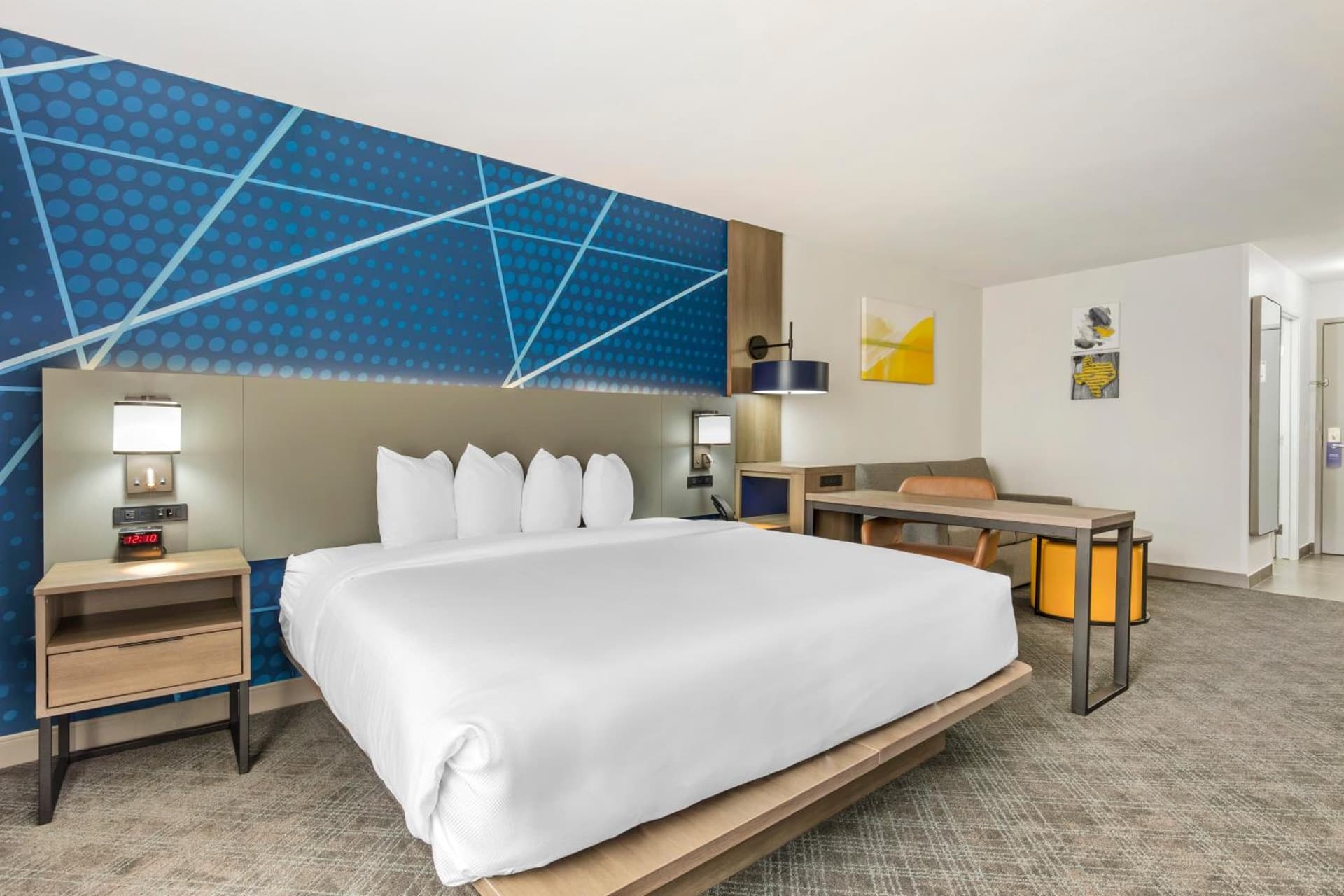 Comfort Inn & Suites Irving Las Colinas DFW gallery photo in Irving, TX — image 28