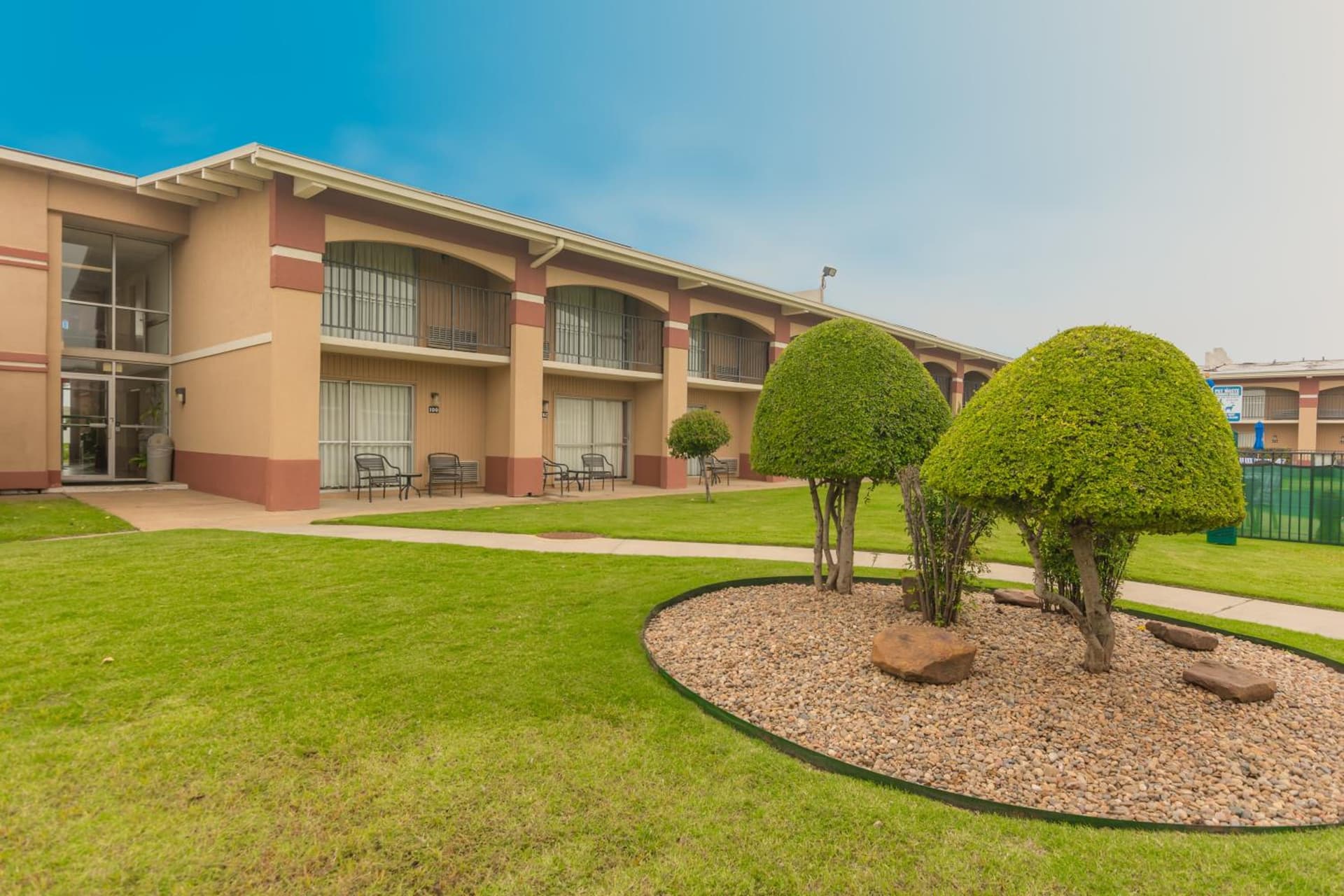 Howard Johnson by Wyndham Oklahoma City OKC Airport, Fairgrounds, I40 gallery photo in Oklahoma City, OK — image 6