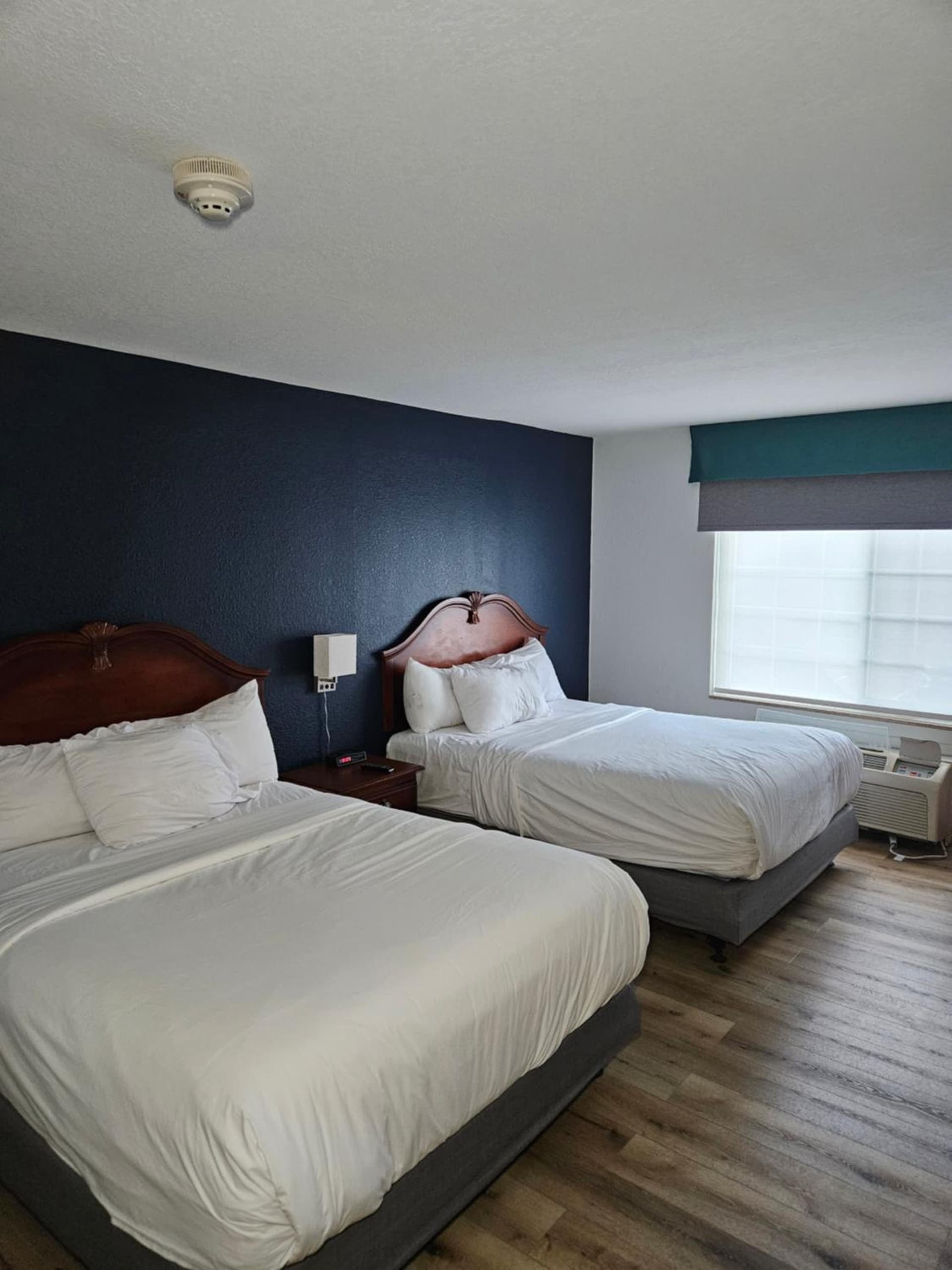 Wingate by Wyndham Youngstown/Austintown interior in Austintown, OH — gallery photo 2