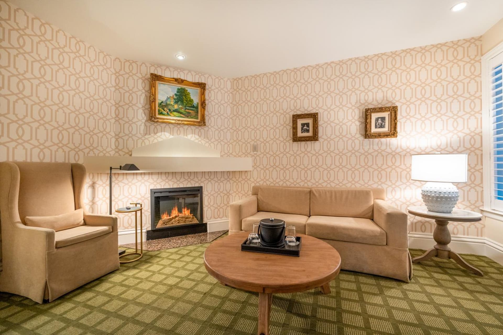 The Bergson, BW Signature Collection interior in Calistoga, CA — gallery photo 2