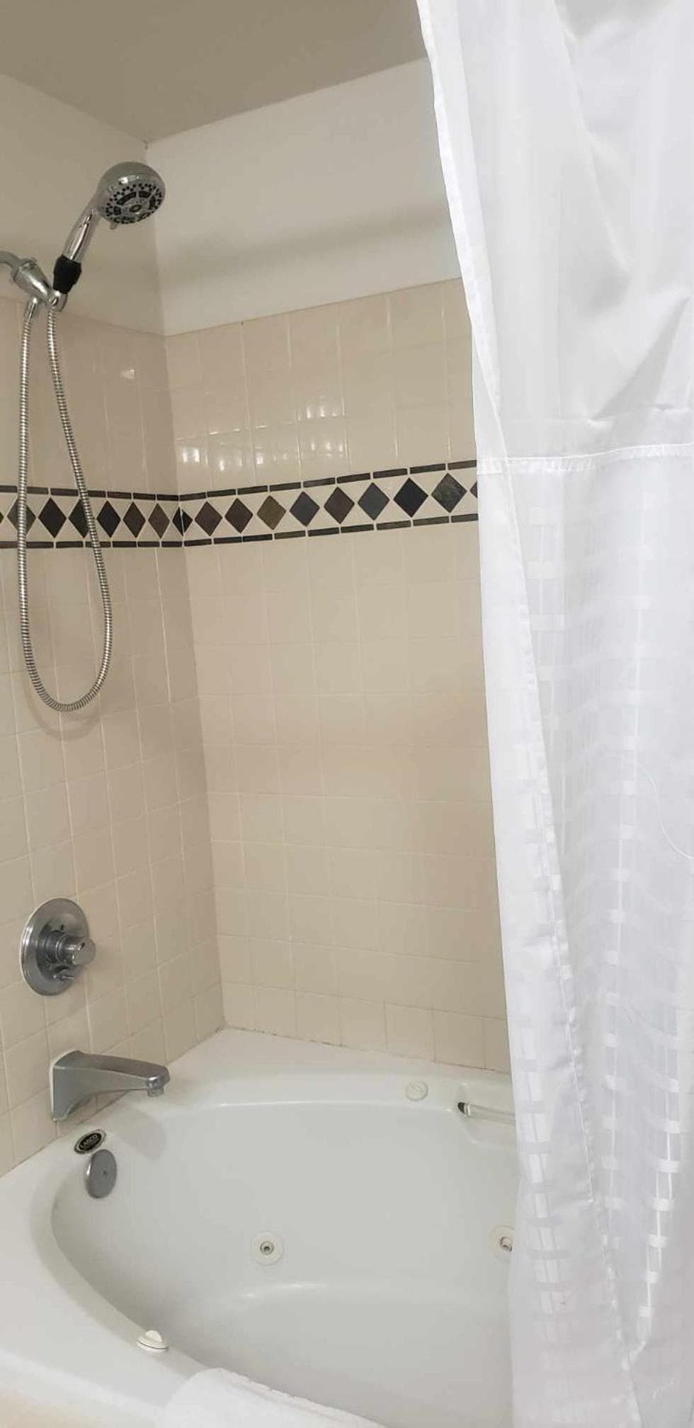 FairBridge Inn & Suites Sunnyside interior in Sunnyside, WA — gallery photo 2