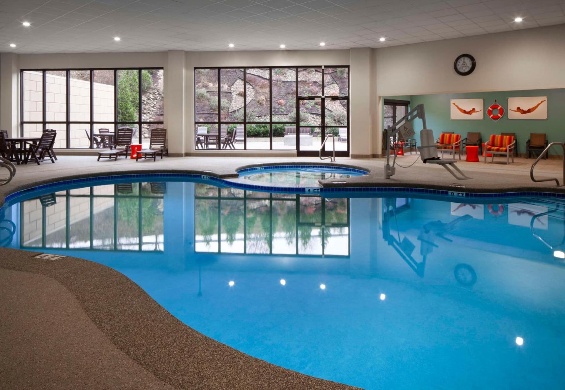 Hampton Inn Charleston-Southridge gallery photo in Charleston, WV — image 5