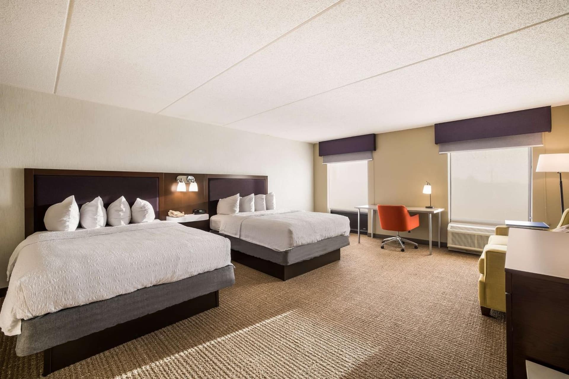 Hampton Inn McHenry gallery photo in McHenry, IL — image 21