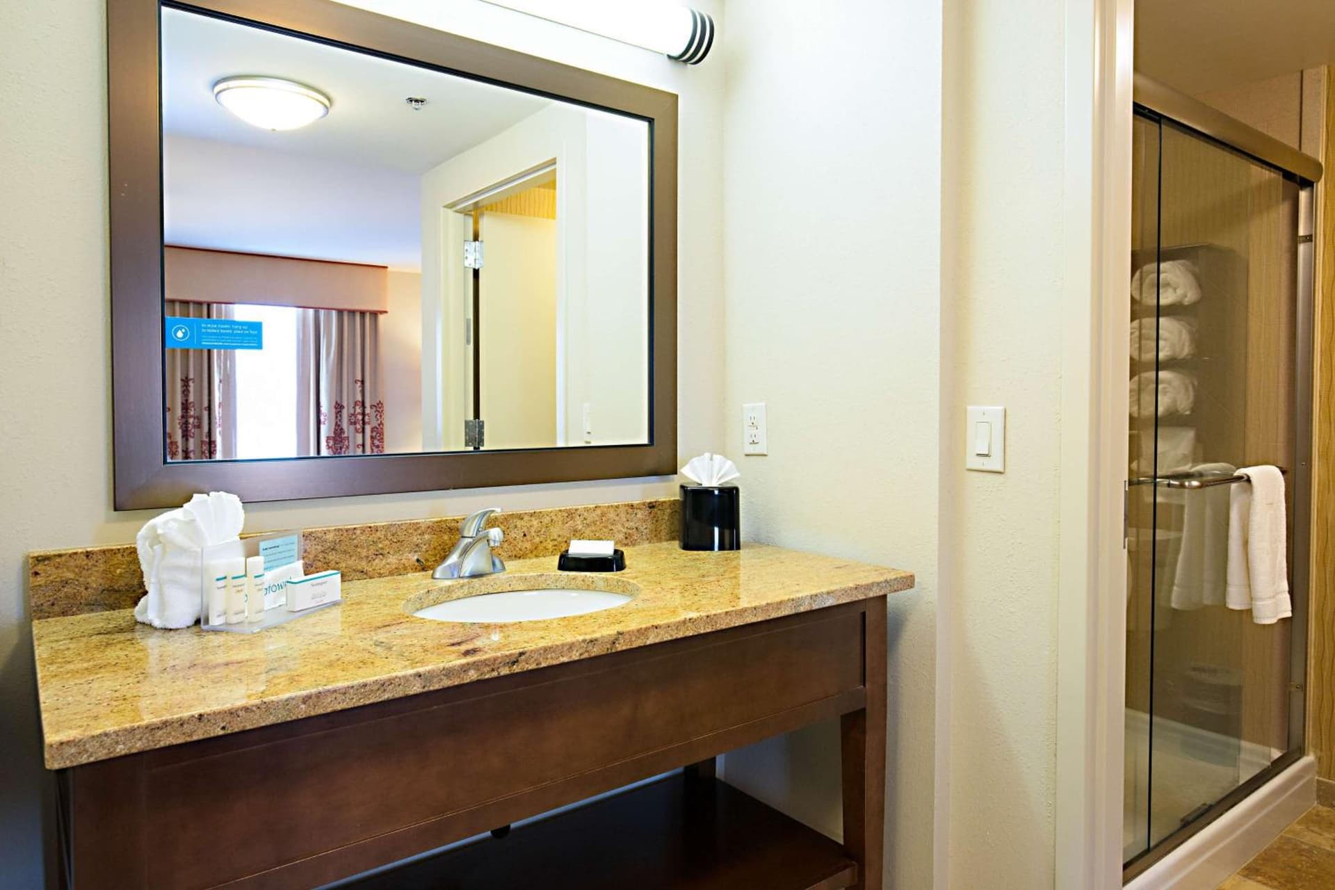 Hampton Inn & Suites Jacksonville gallery photo in Jacksonville, NC — image 16