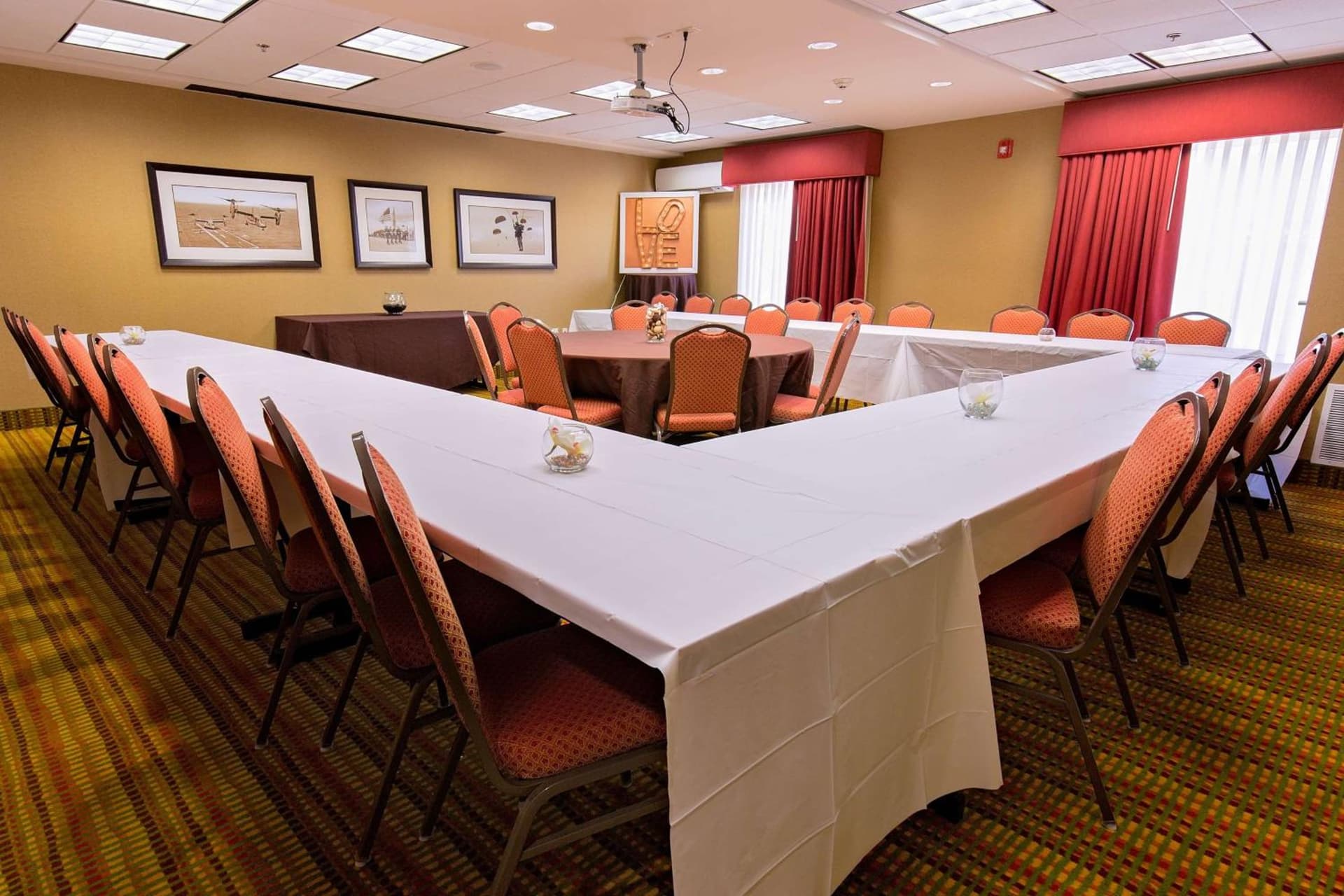 Hampton Inn & Suites Jacksonville gallery photo in Jacksonville, NC — image 17