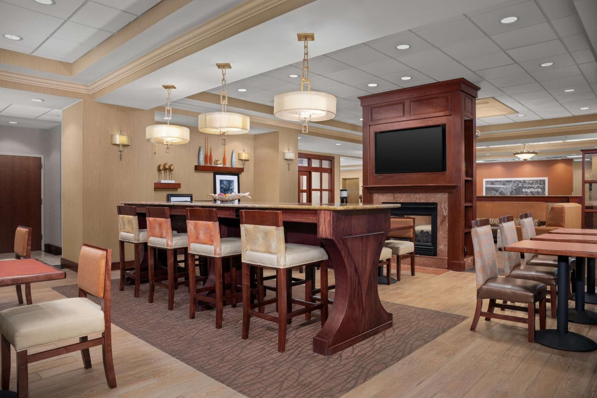 Hampton Inn Easton interior in Easton, PA — gallery photo 2