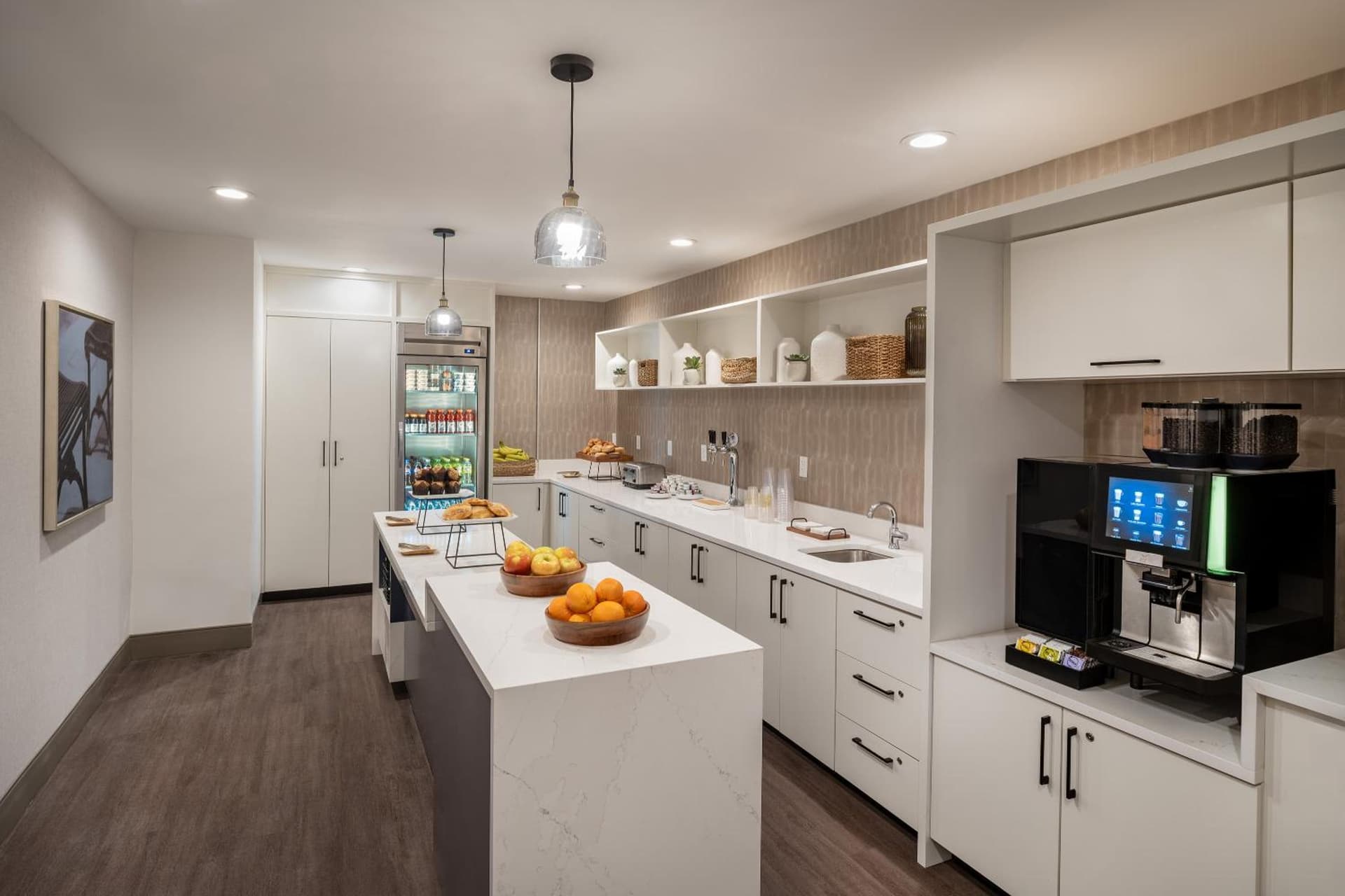 Delta Hotels by Marriott Jacksonville Deerwood gallery photo in Jacksonville, FL — image 49