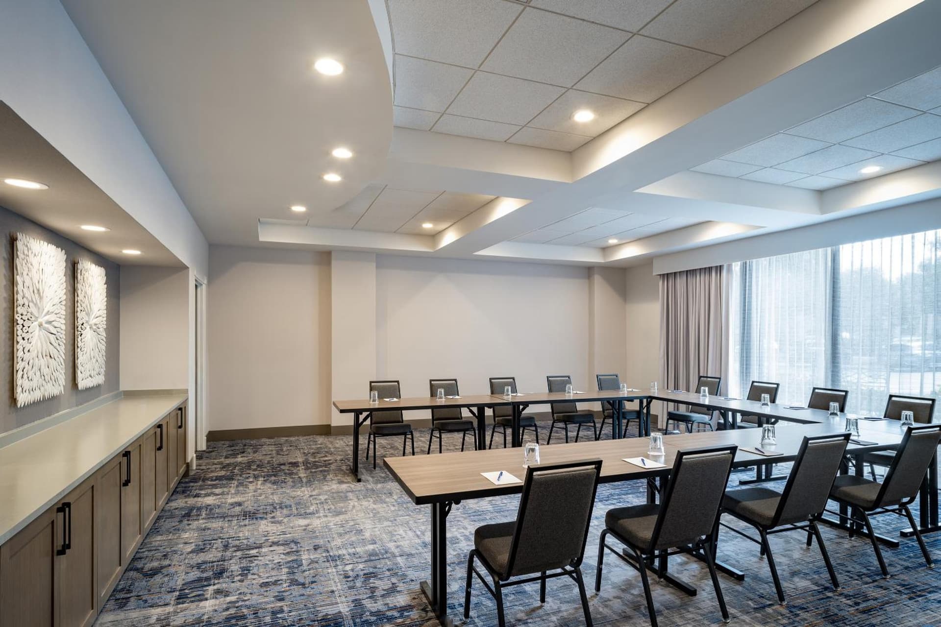 Delta Hotels by Marriott Jacksonville Deerwood gallery photo in Jacksonville, FL — image 30