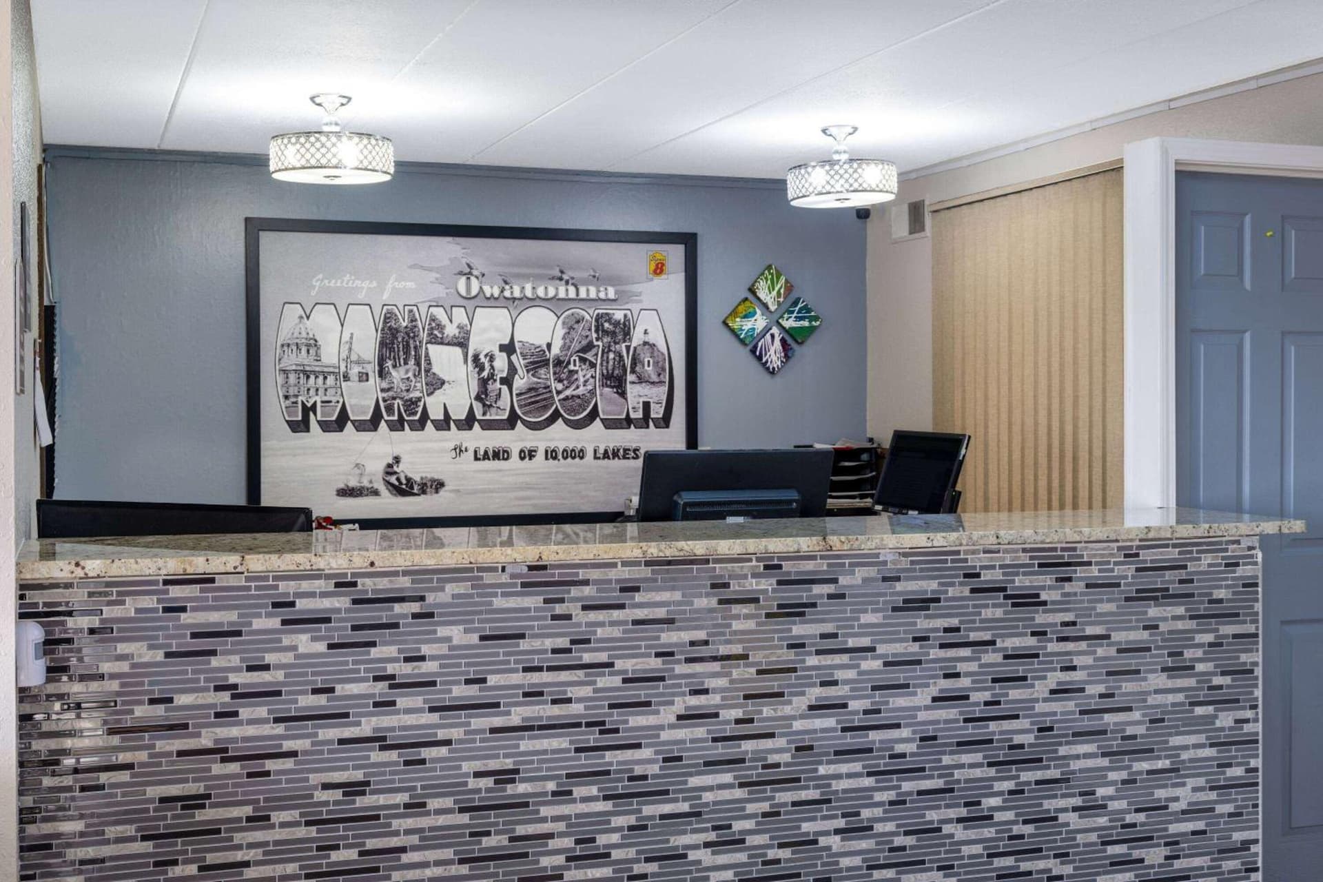 Super 8 by Wyndham Owatonna property views in Owatonna, MN — gallery photo 3