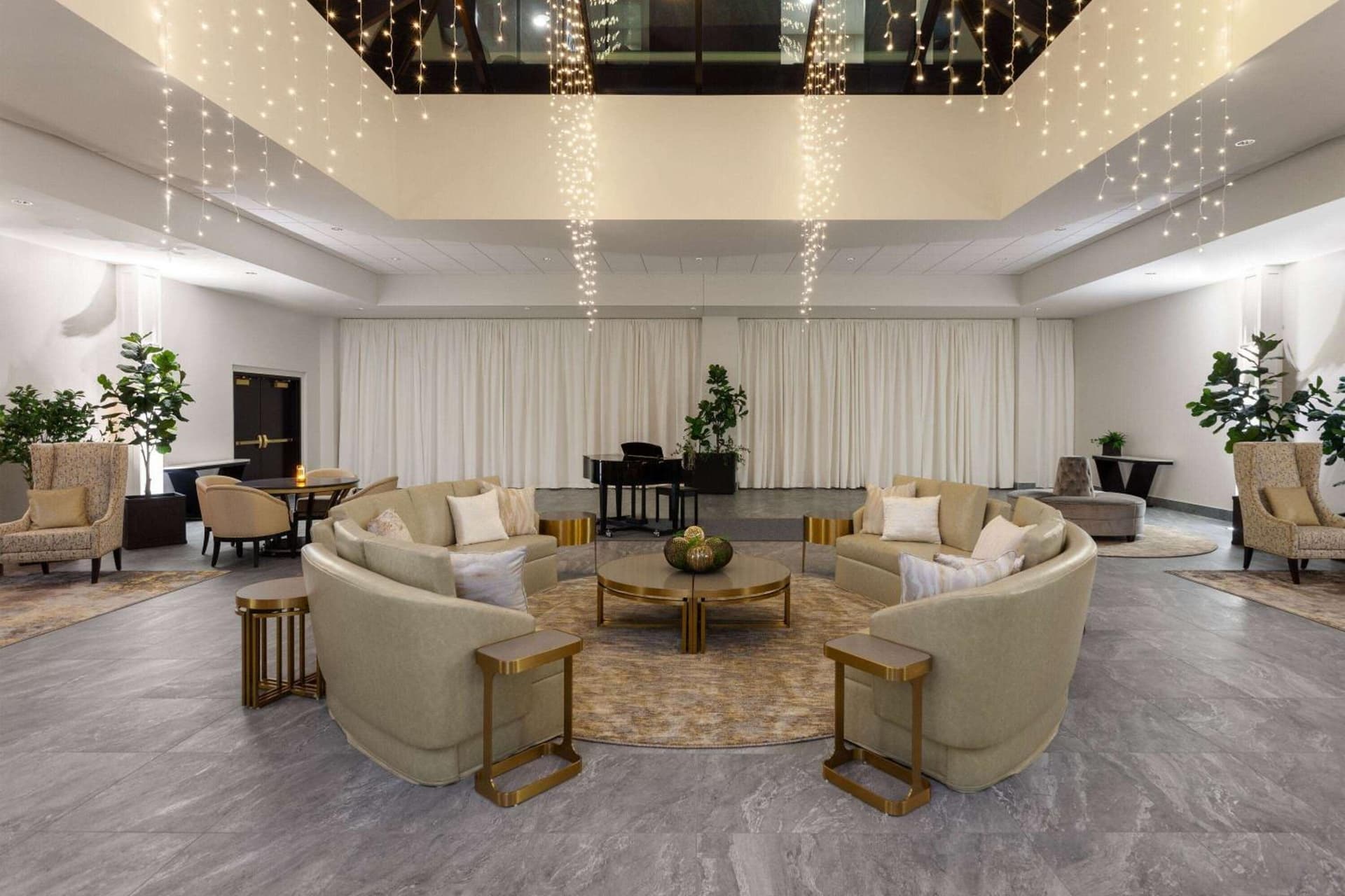 Legacy Hotel, Trademark Collection by Wyndham interior in Green Bay, WI — gallery photo 2