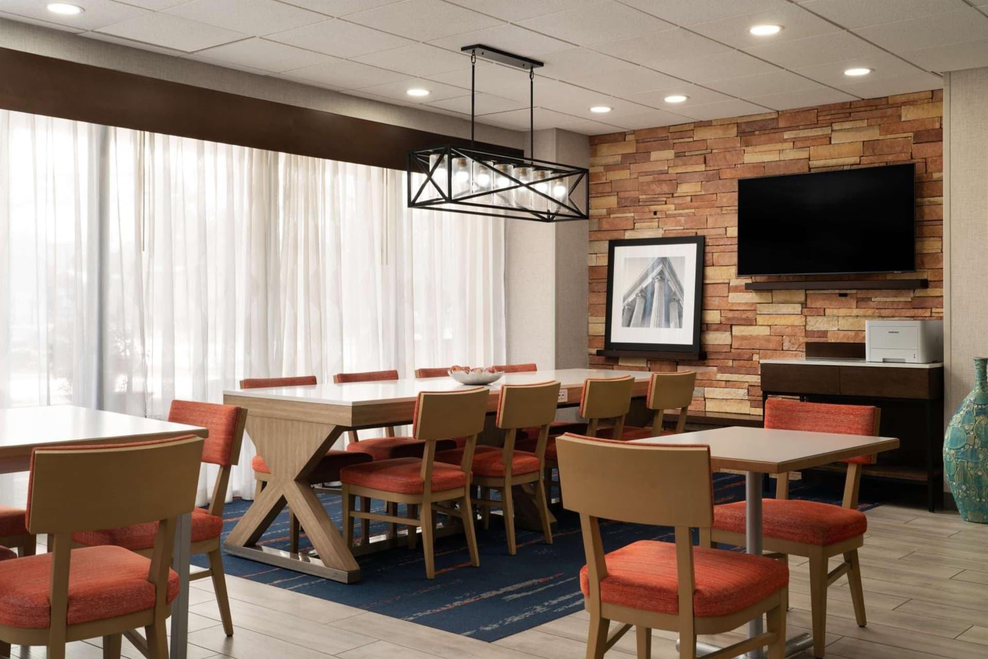 Hampton Inn Fairfax City property views in Fairfax, VA — gallery photo 3