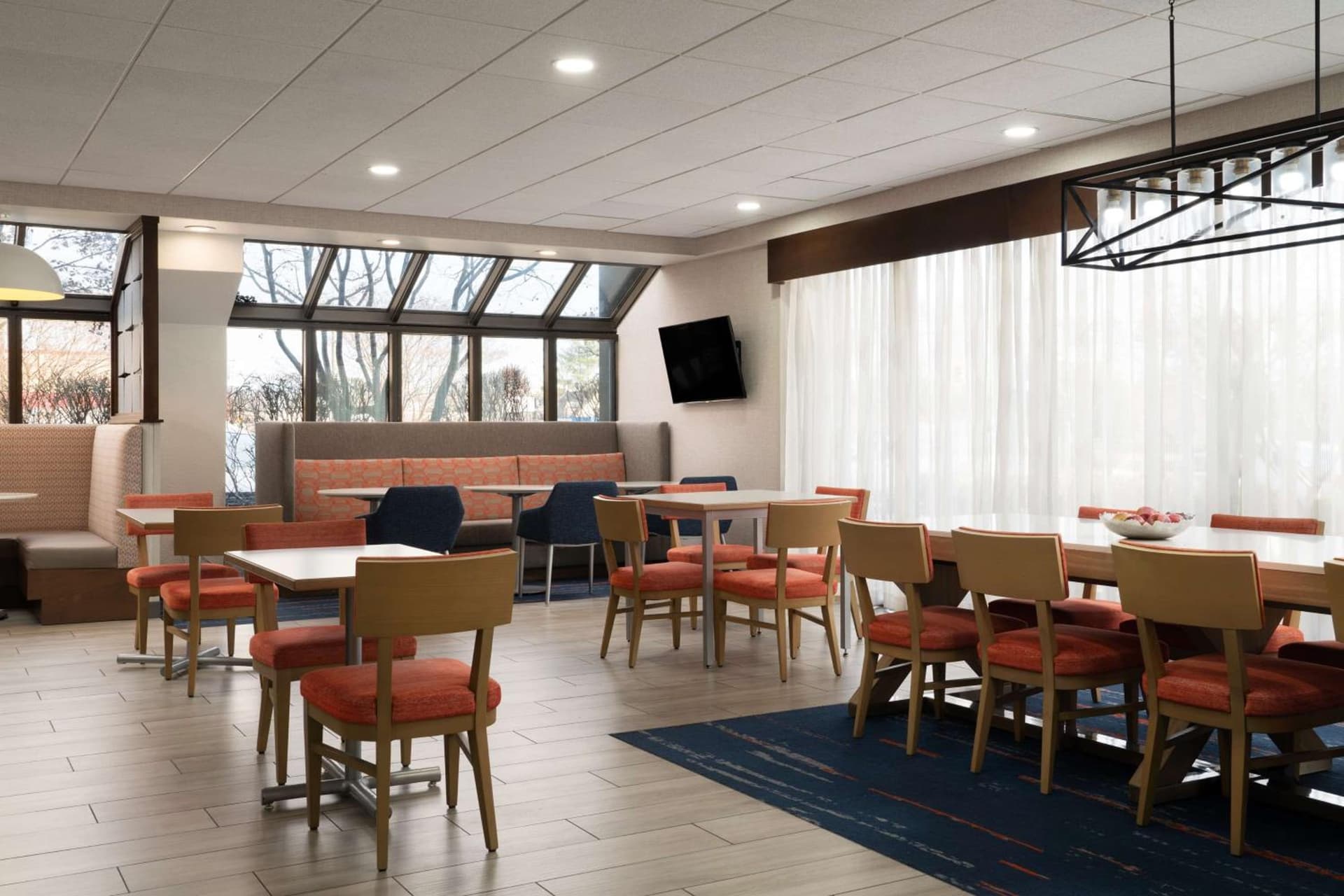 Hampton Inn Fairfax City gallery photo in Fairfax, VA — image 7