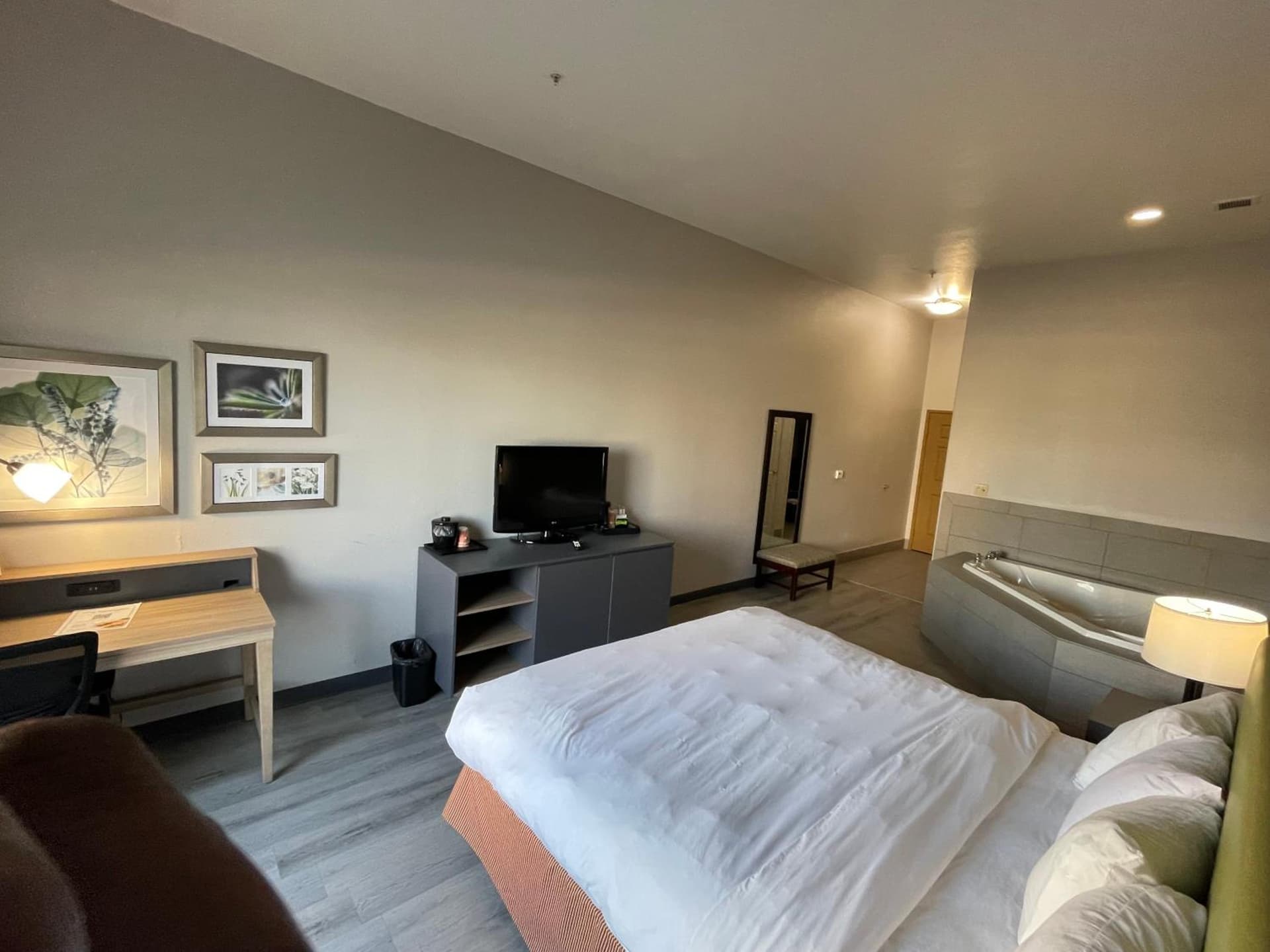 Country Inn & Suites by Radisson, College Station, TX gallery photo in College Station, TX — image 25