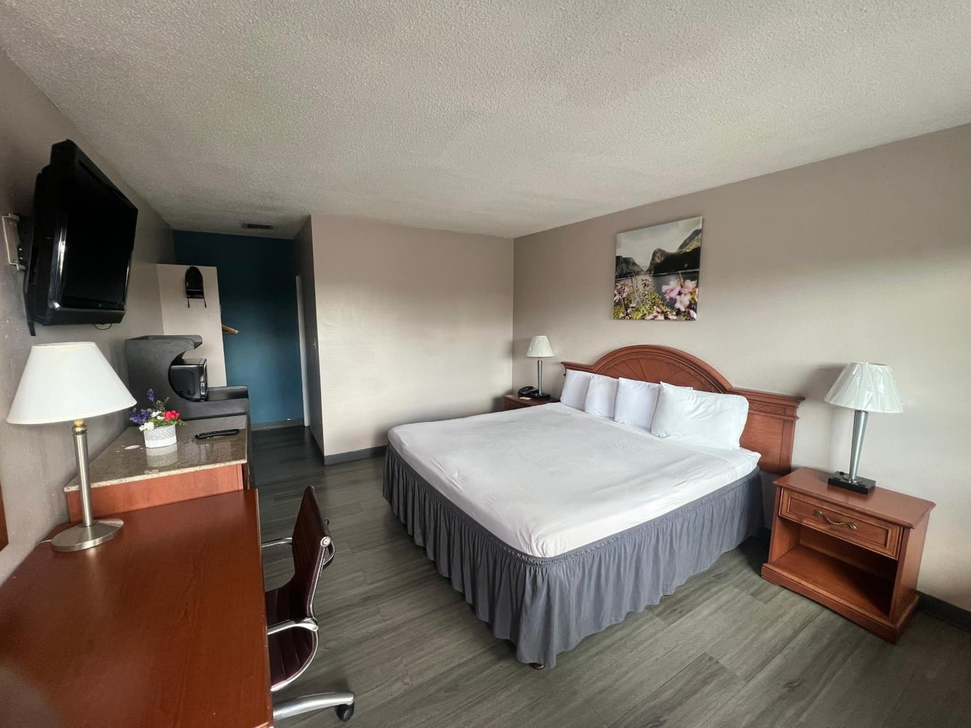 Days Inn by Wyndham Chico gallery photo in Chico, CA — image 4