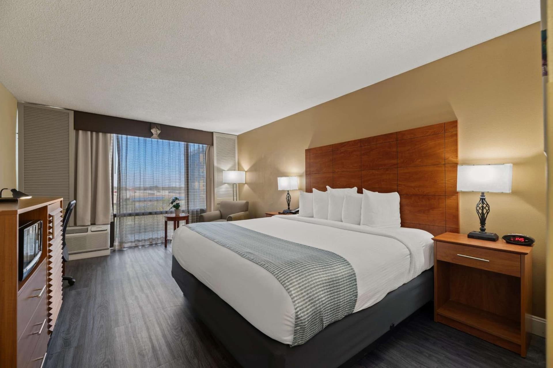 Best Western Orlando Gateway Hotel gallery photo in Orlando, FL — image 36