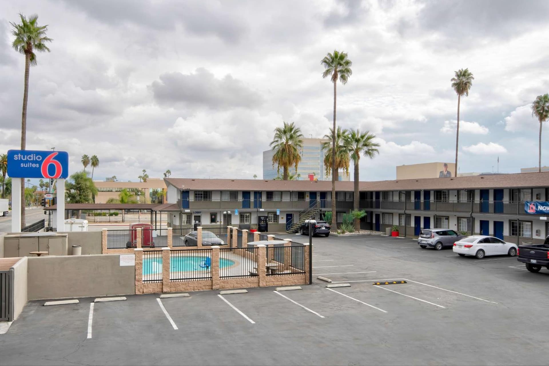 Studio 6 Suites San Bernardino, CA gallery photo in San Bernardino, CA — image 34