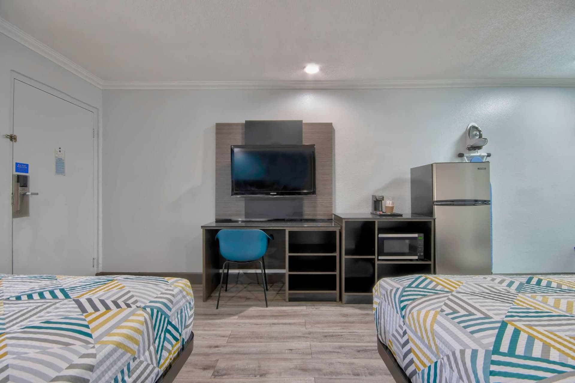 Studio 6 Suites San Bernardino, CA property views in San Bernardino, CA — gallery photo 3