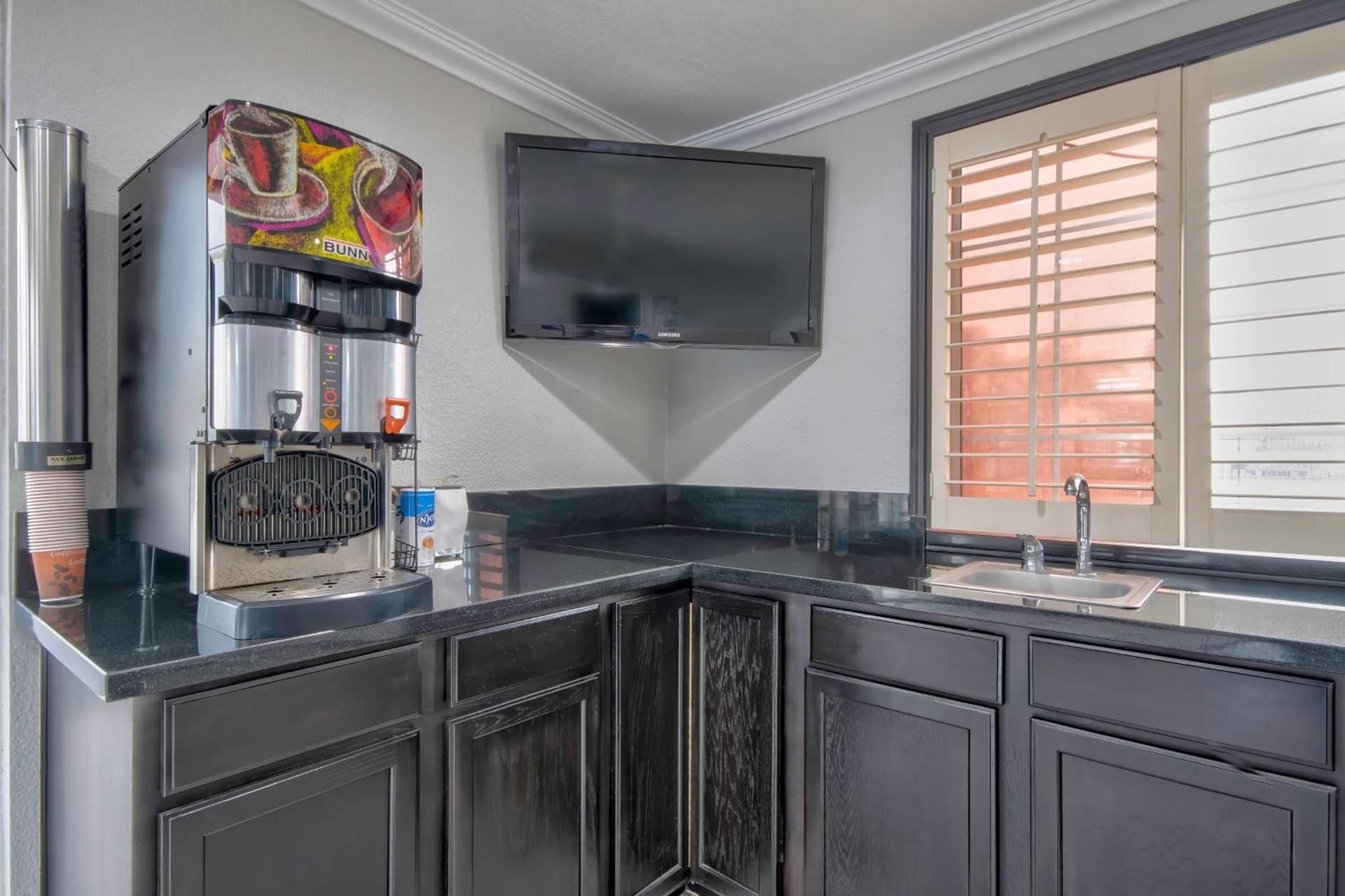 Studio 6 Suites San Bernardino, CA gallery photo in San Bernardino, CA — image 43