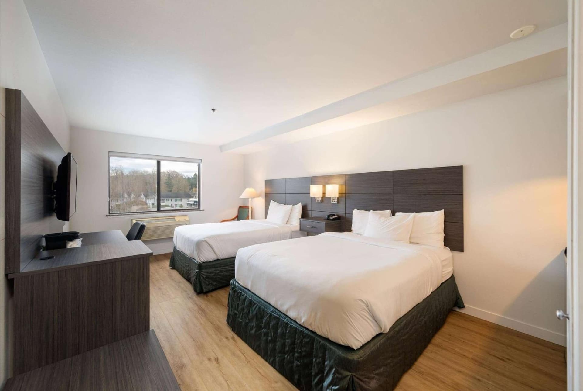 Baymont INN & Suites by Wyndham gallery photo in Bellingham, WA — image 38