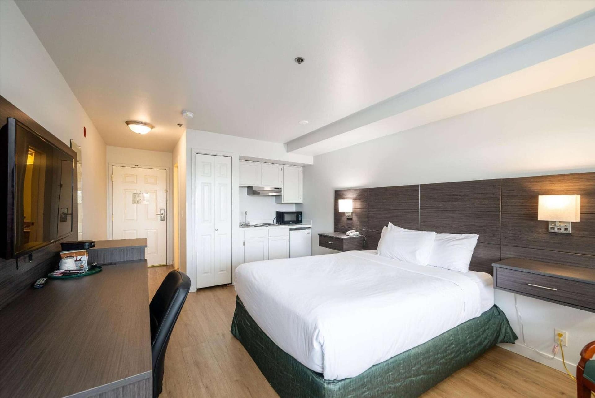 Baymont INN & Suites by Wyndham gallery photo in Bellingham, WA — image 30