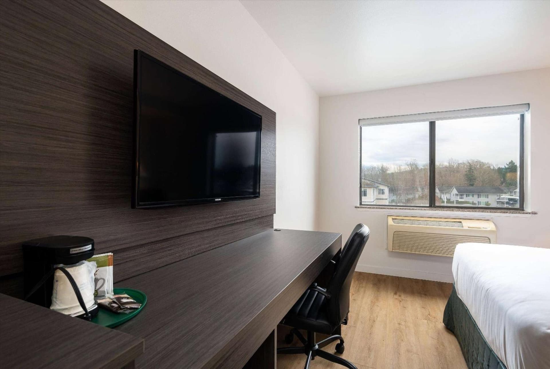 Baymont INN & Suites by Wyndham gallery photo in Bellingham, WA — image 8