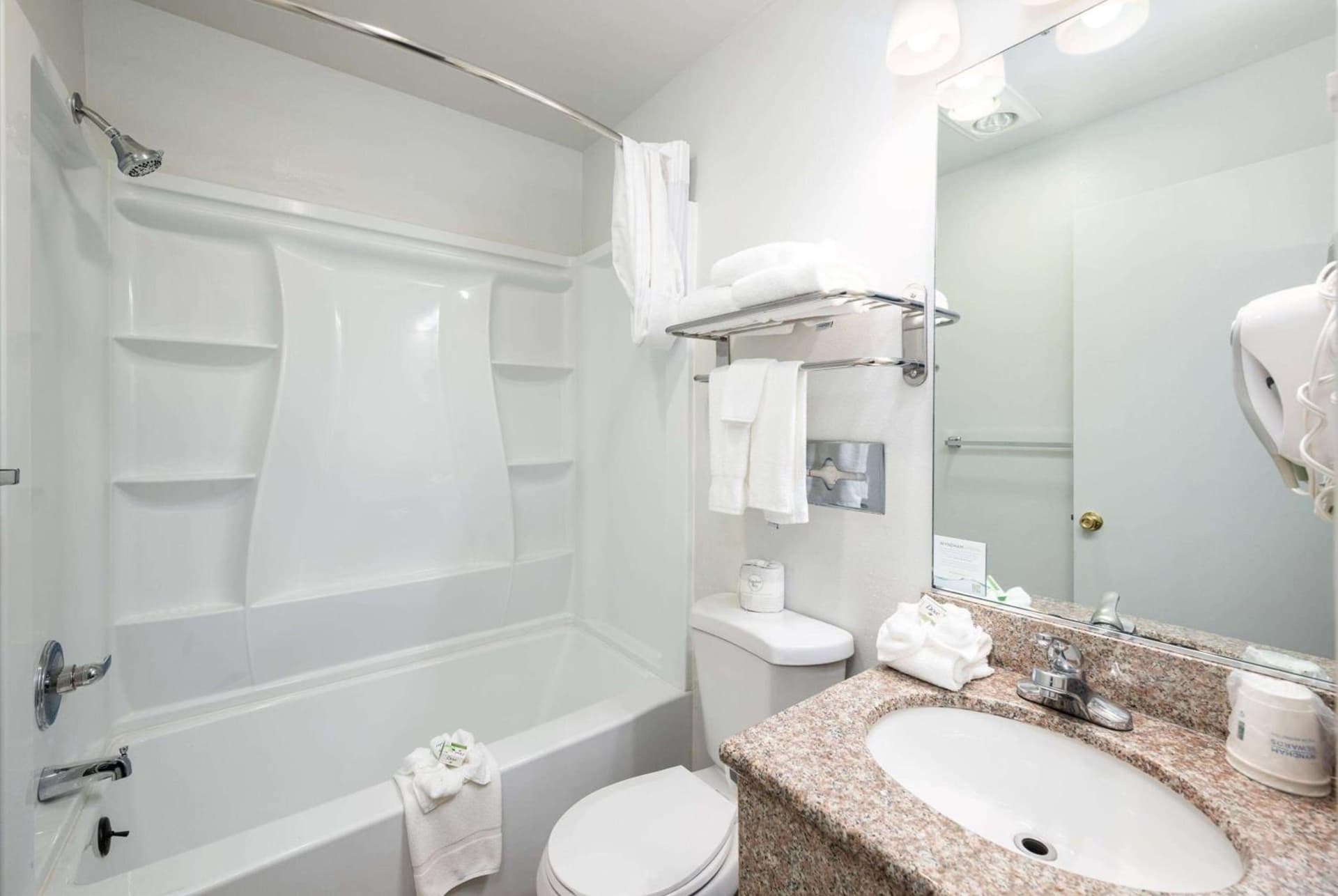Baymont INN & Suites by Wyndham gallery photo in Bellingham, WA — image 40