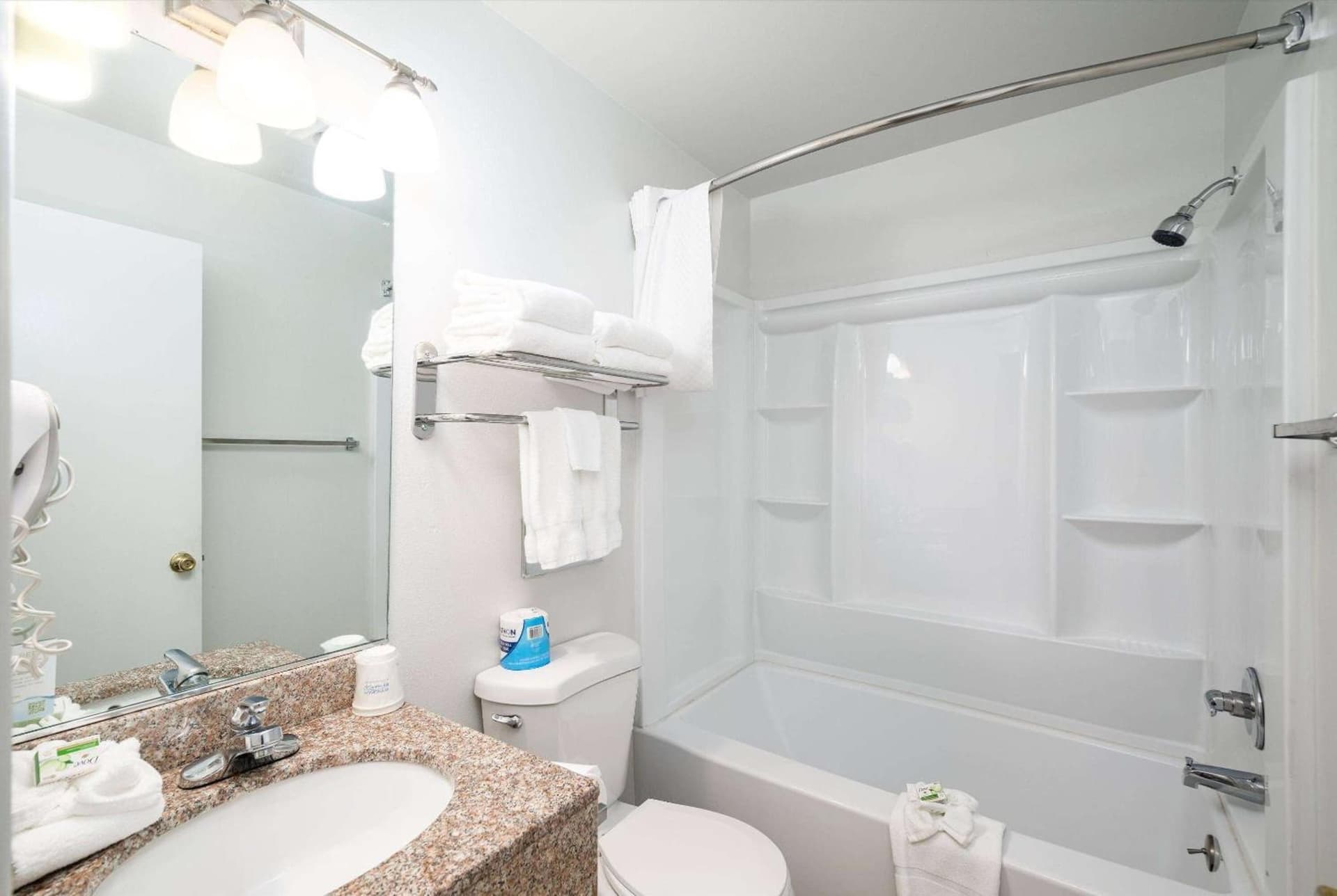 Baymont INN & Suites by Wyndham gallery photo in Bellingham, WA — image 21