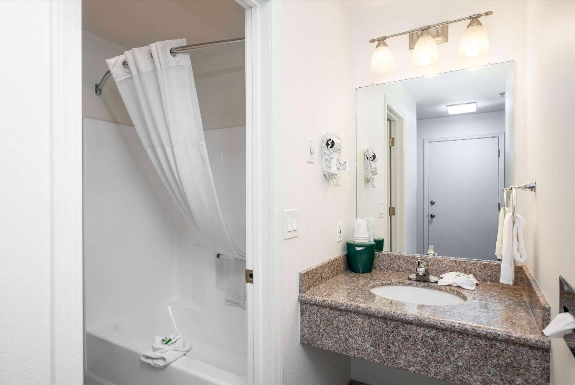 Baymont INN & Suites by Wyndham gallery photo in Bellingham, WA — image 74