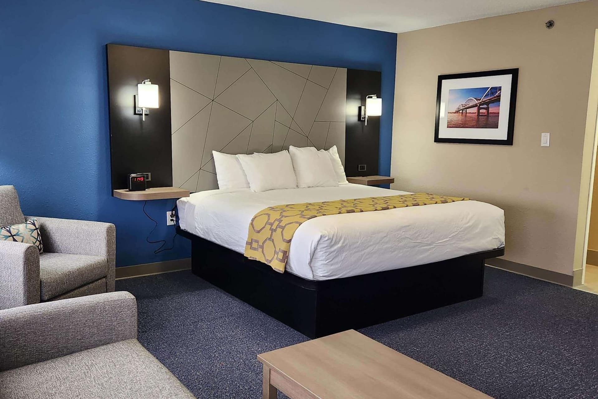 Baymont by Wyndham Davenport interior in Davenport, IA — gallery photo 2