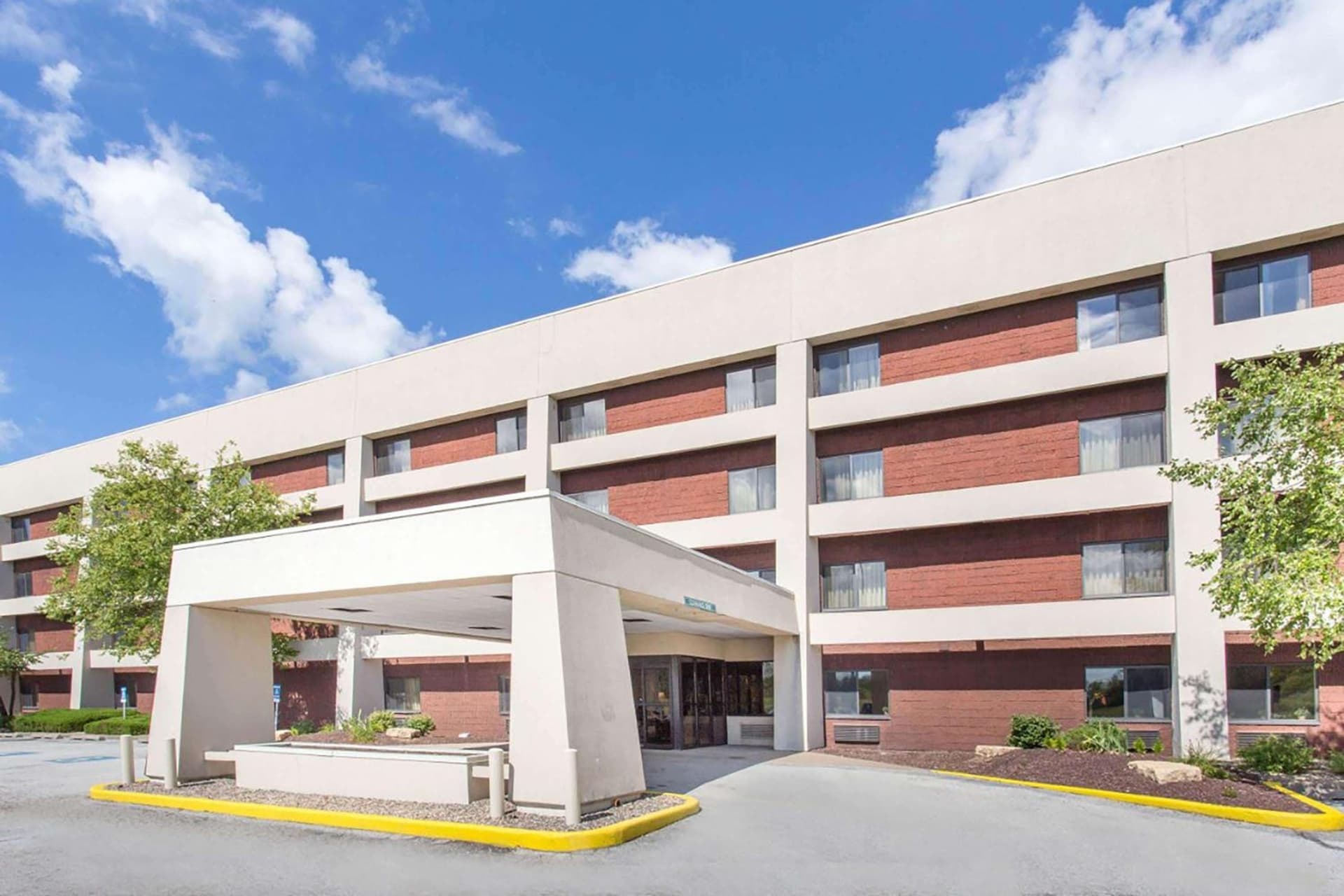 Baymont by Wyndham Davenport — hotel in Davenport, Iowa